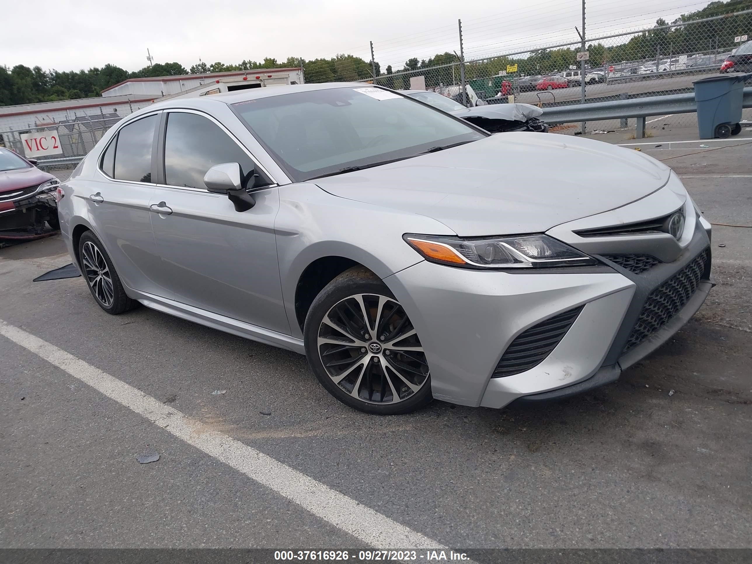 TOYOTA CAMRY 2018 4t1b11hkxju158899