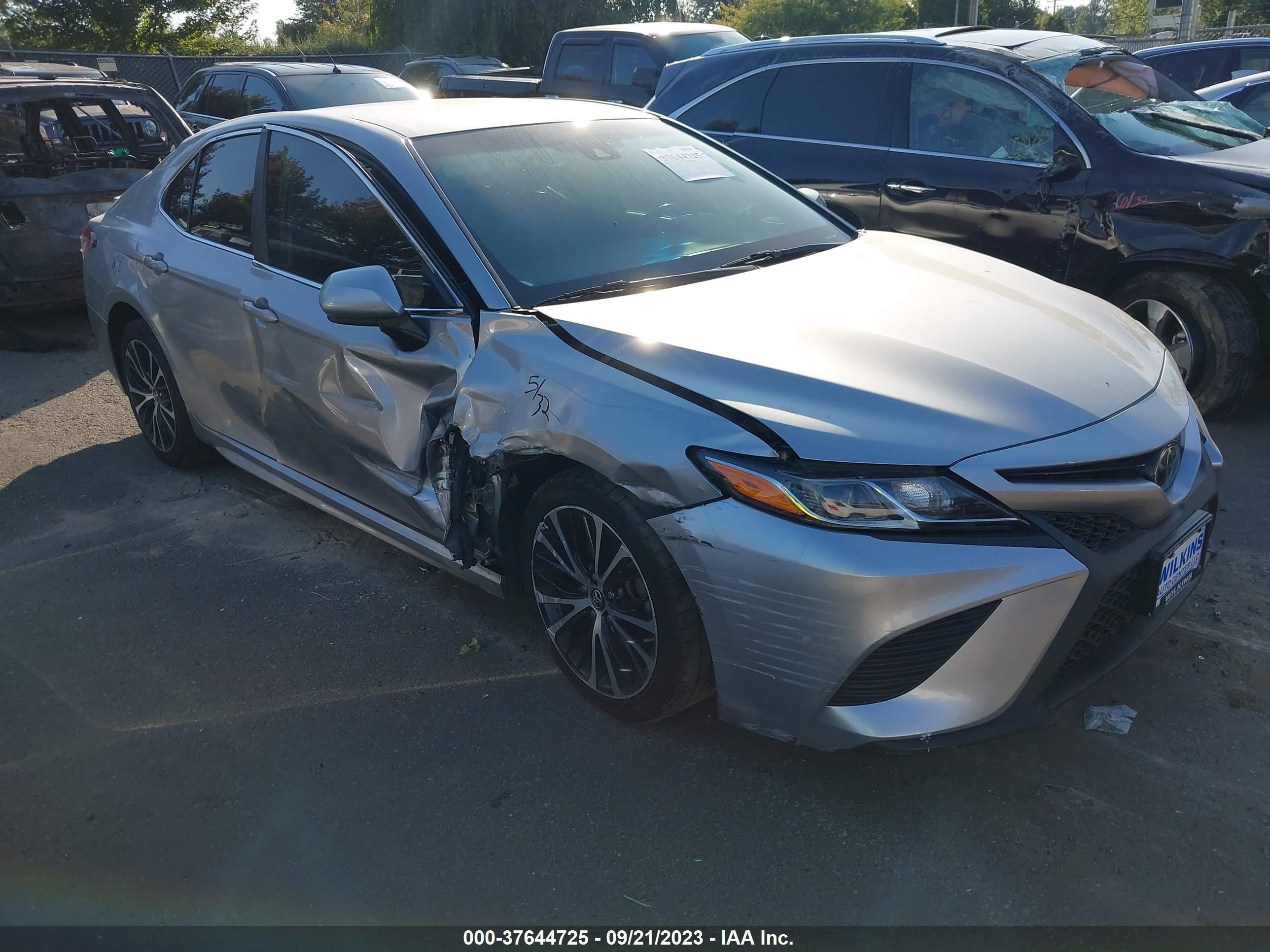 TOYOTA CAMRY 2018 4t1b11hkxju576458