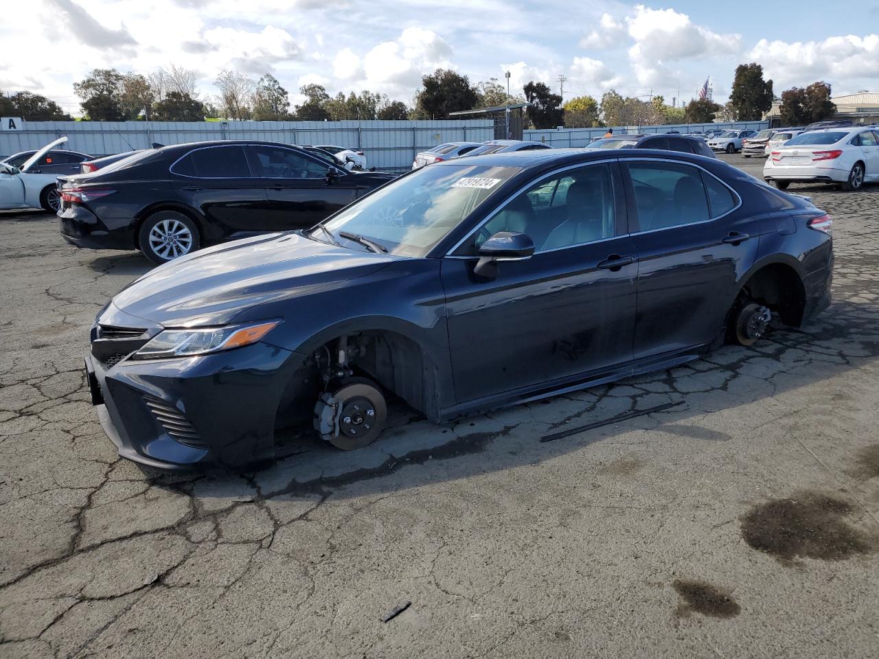 TOYOTA CAMRY 2018 4t1b11hkxju624217