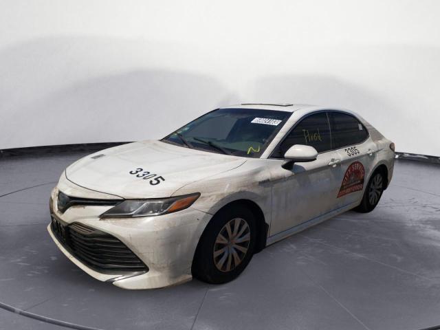 TOYOTA CAMRY LE 2018 4t1b31hk3ju505631