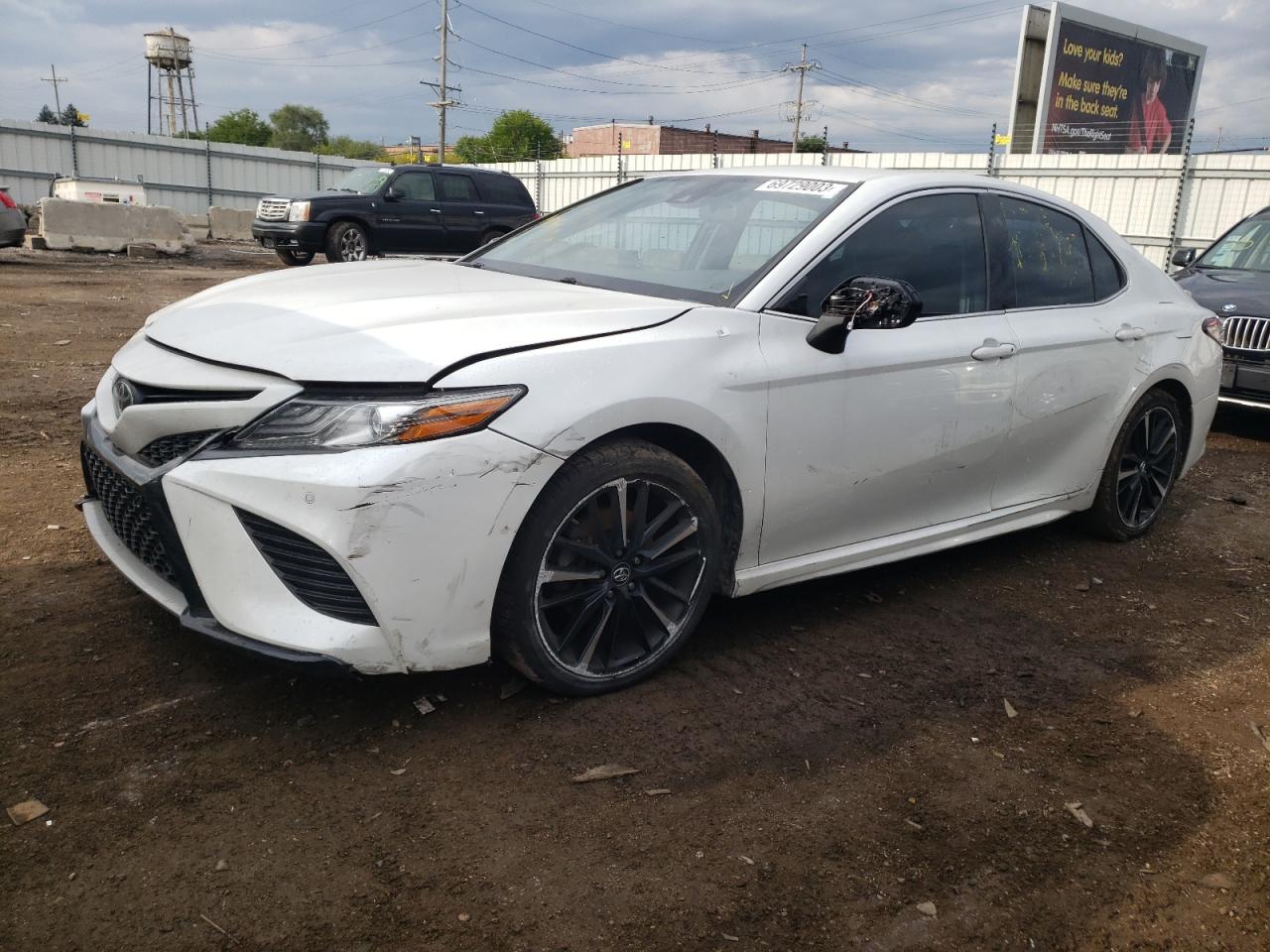 TOYOTA CAMRY 2018 4t1b61hk2ju024194