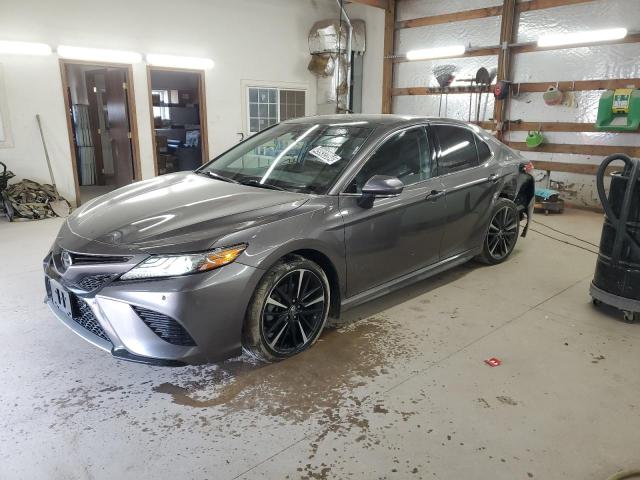 TOYOTA CAMRY 2018 4t1b61hk2ju104773