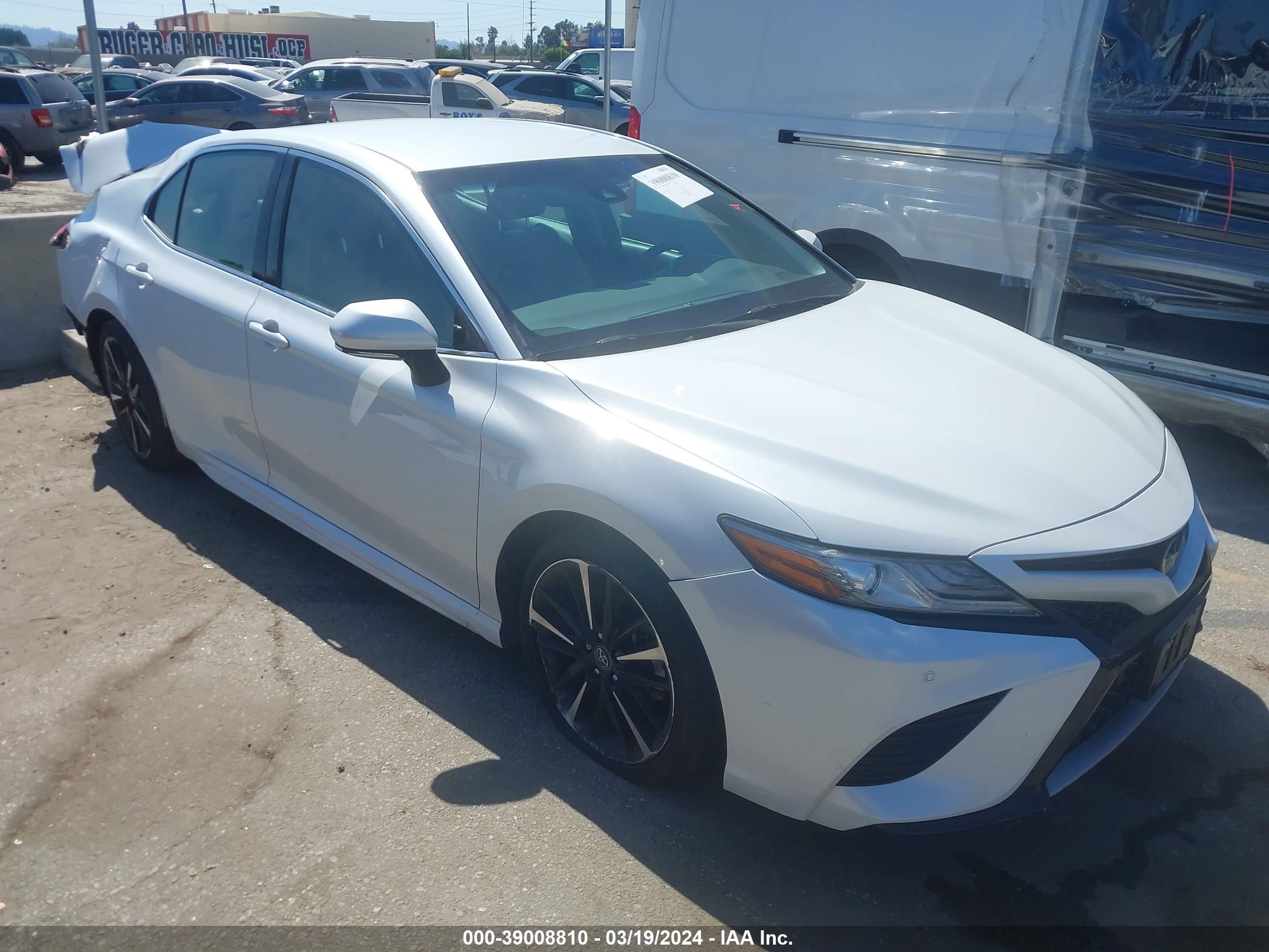 TOYOTA CAMRY 2018 4t1b61hk3ju133571