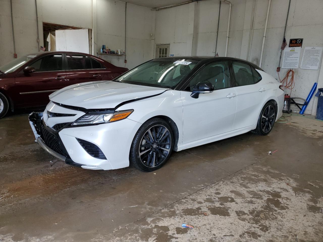 TOYOTA CAMRY 2018 4t1b61hk7ju019203