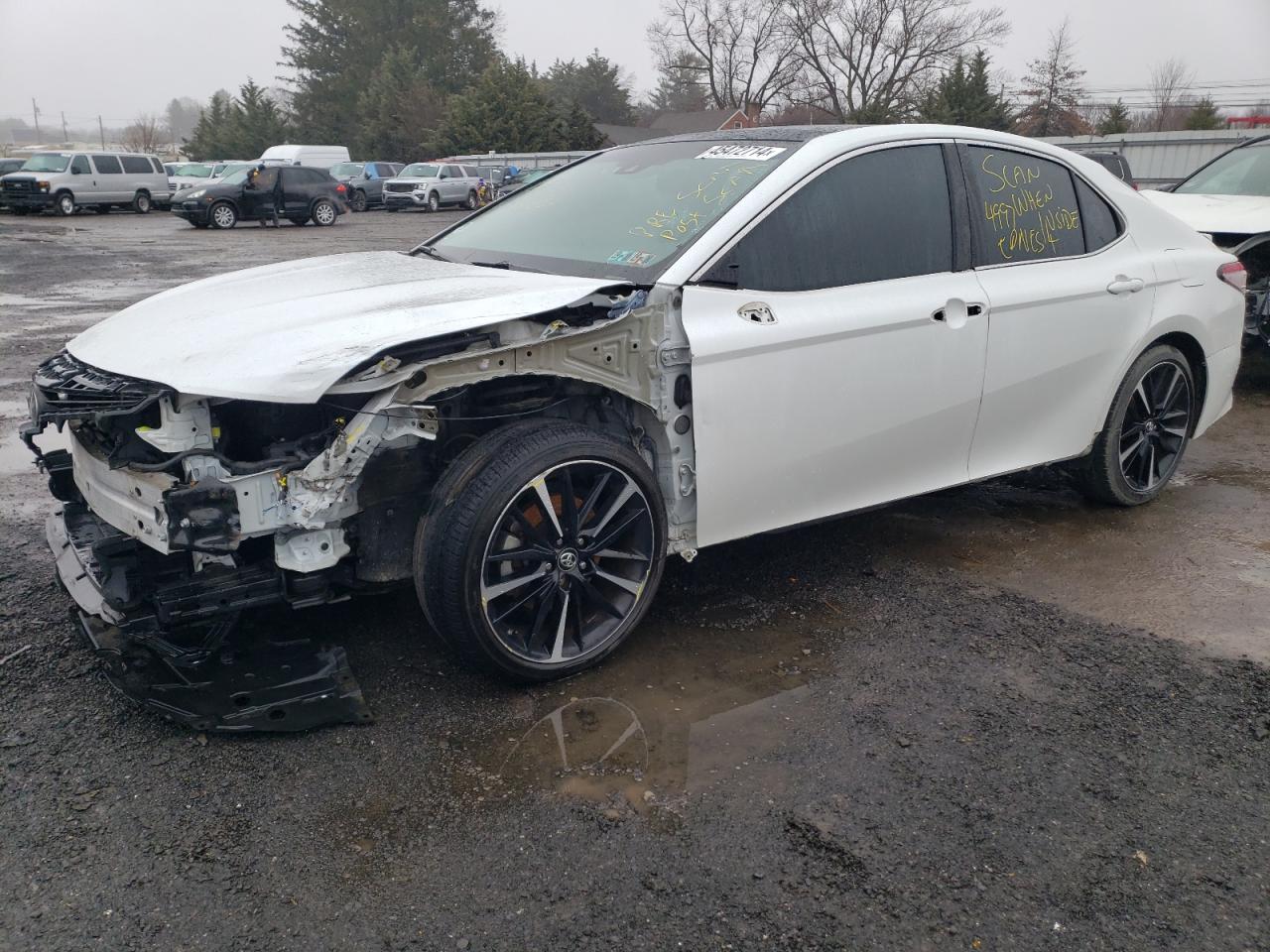 TOYOTA CAMRY 2018 4t1b61hk8ju007772