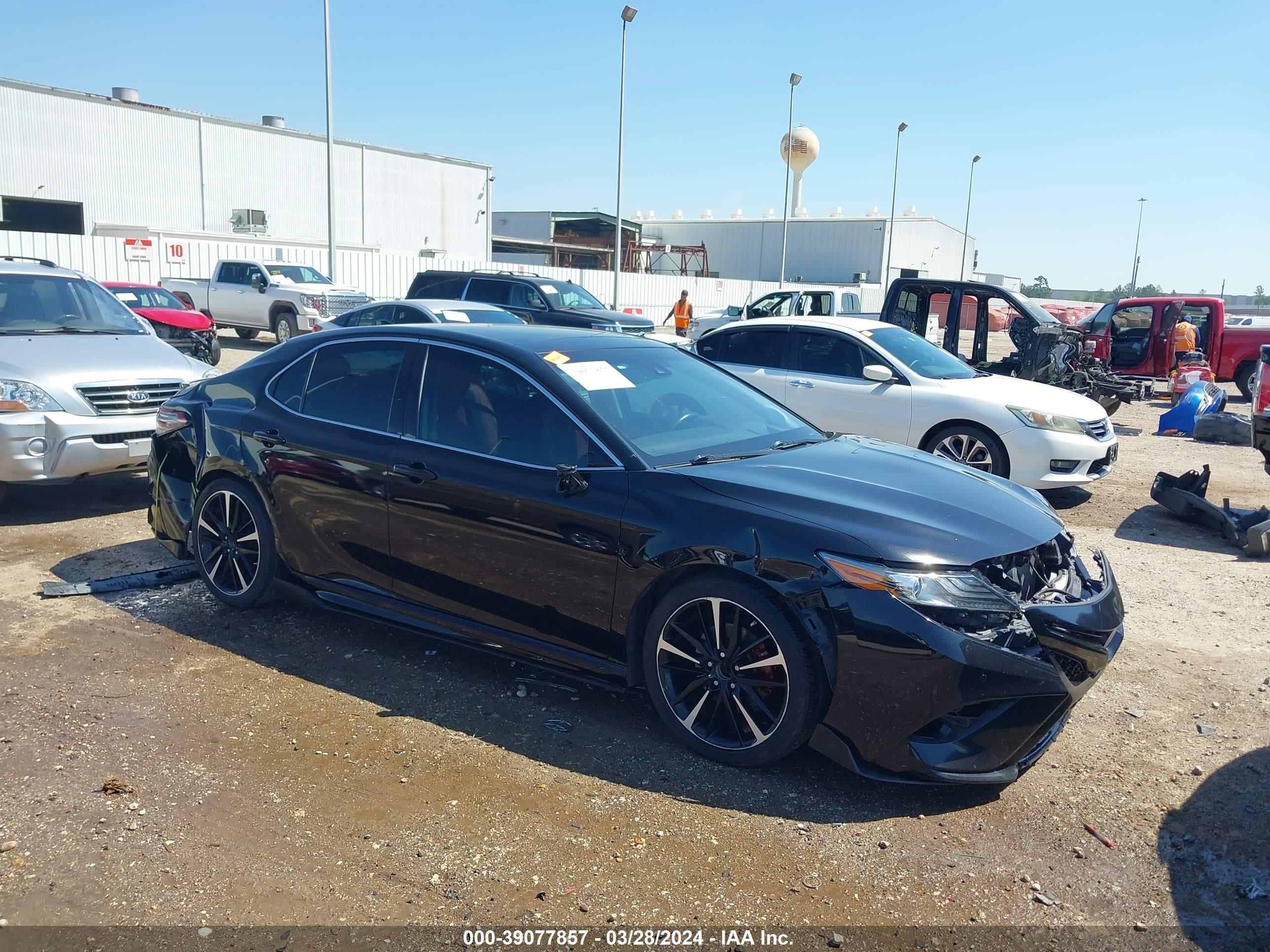 TOYOTA CAMRY 2018 4t1b61hk8ju153976