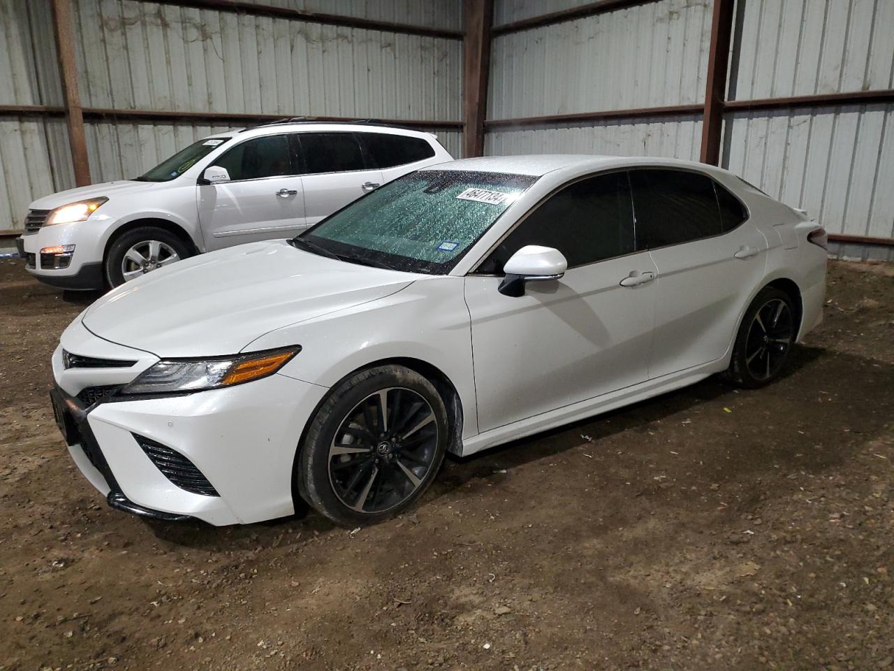 TOYOTA CAMRY 2018 4t1b61hk9ju123613