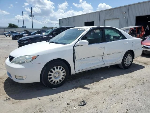 TOYOTA CAMRY LE 2005 4t1be30kx5u432281