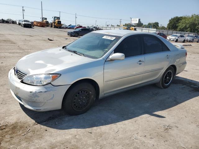 TOYOTA CAMRY LE 2005 4t1be32k05u989780