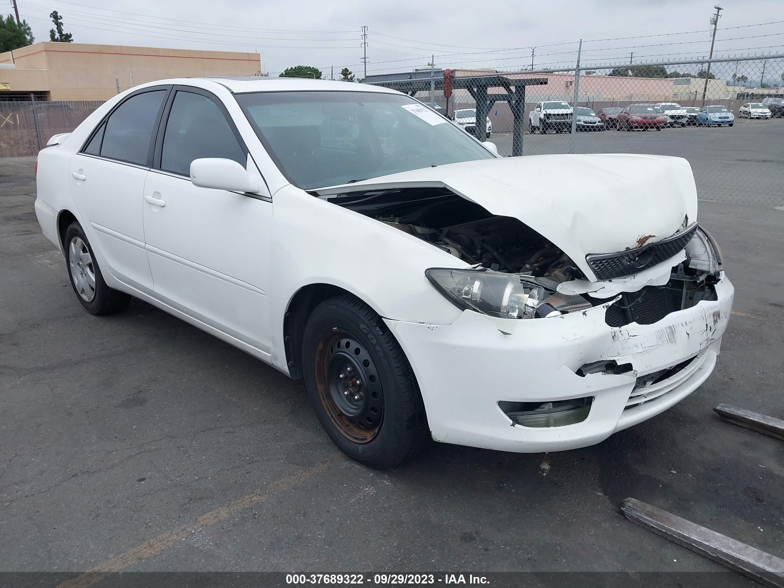 TOYOTA CAMRY 2005 4t1be32k15u433848