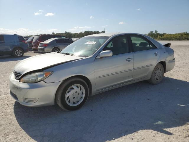 TOYOTA CAMRY 2005 4t1be32k15u502599