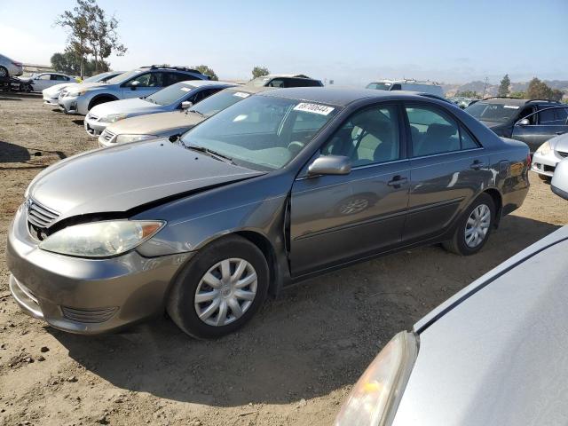 TOYOTA CAMRY LE 2005 4t1be32k25u519444