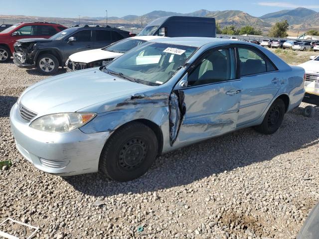 TOYOTA CAMRY LE 2005 4t1be32k25u524515