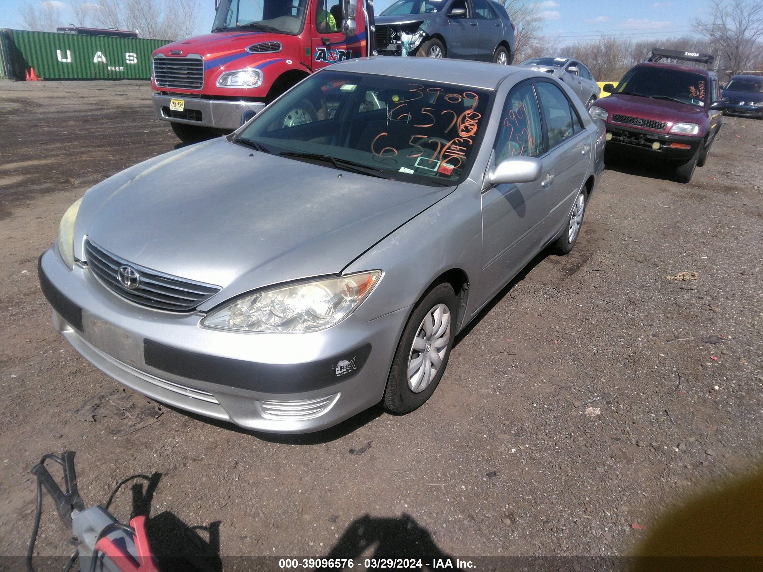 TOYOTA CAMRY 2005 4t1be32k35u585386