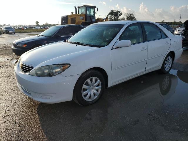 TOYOTA CAMRY LE 2005 4t1be32k75u016041