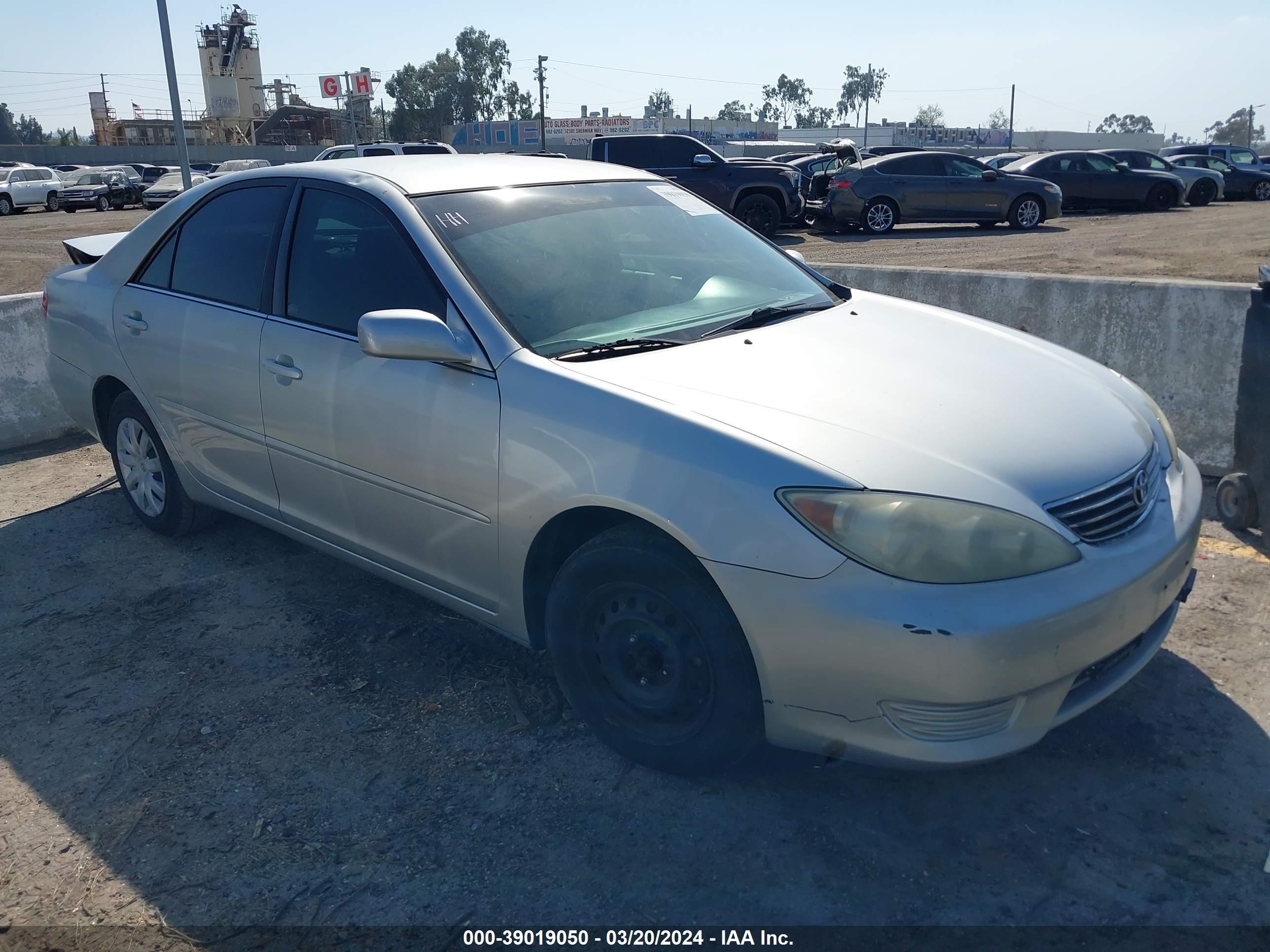 TOYOTA CAMRY 2005 4t1be32k75u561026