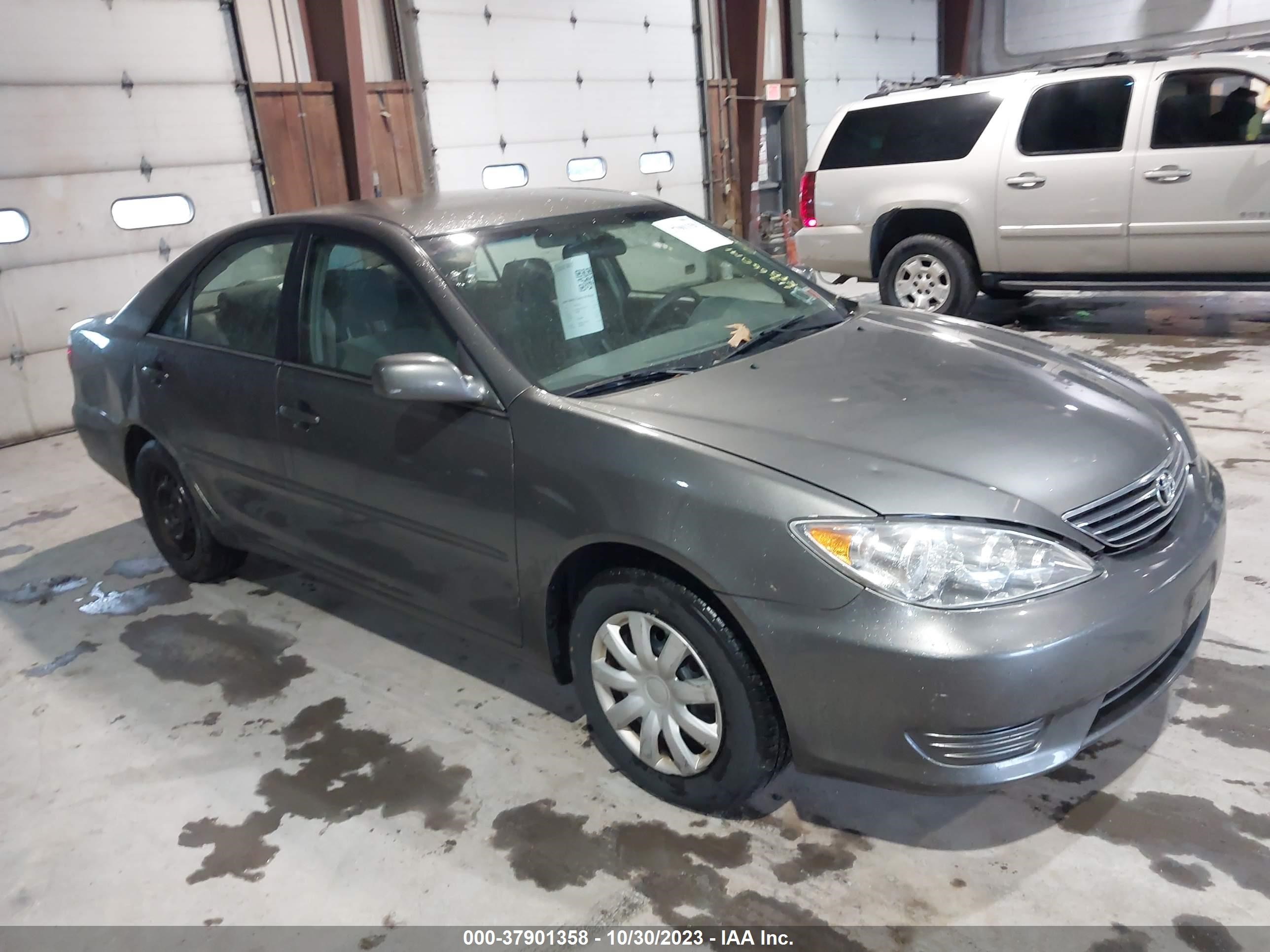 TOYOTA CAMRY 2005 4t1be32k75u957814