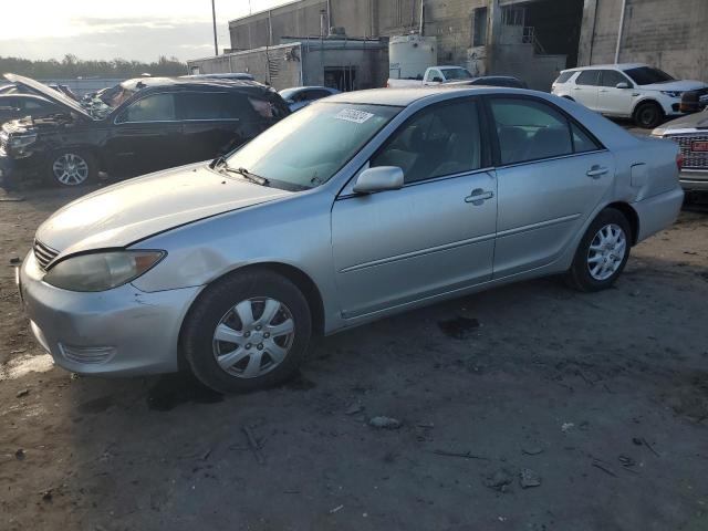 TOYOTA CAMRY LE 2005 4t1be32k85u064888