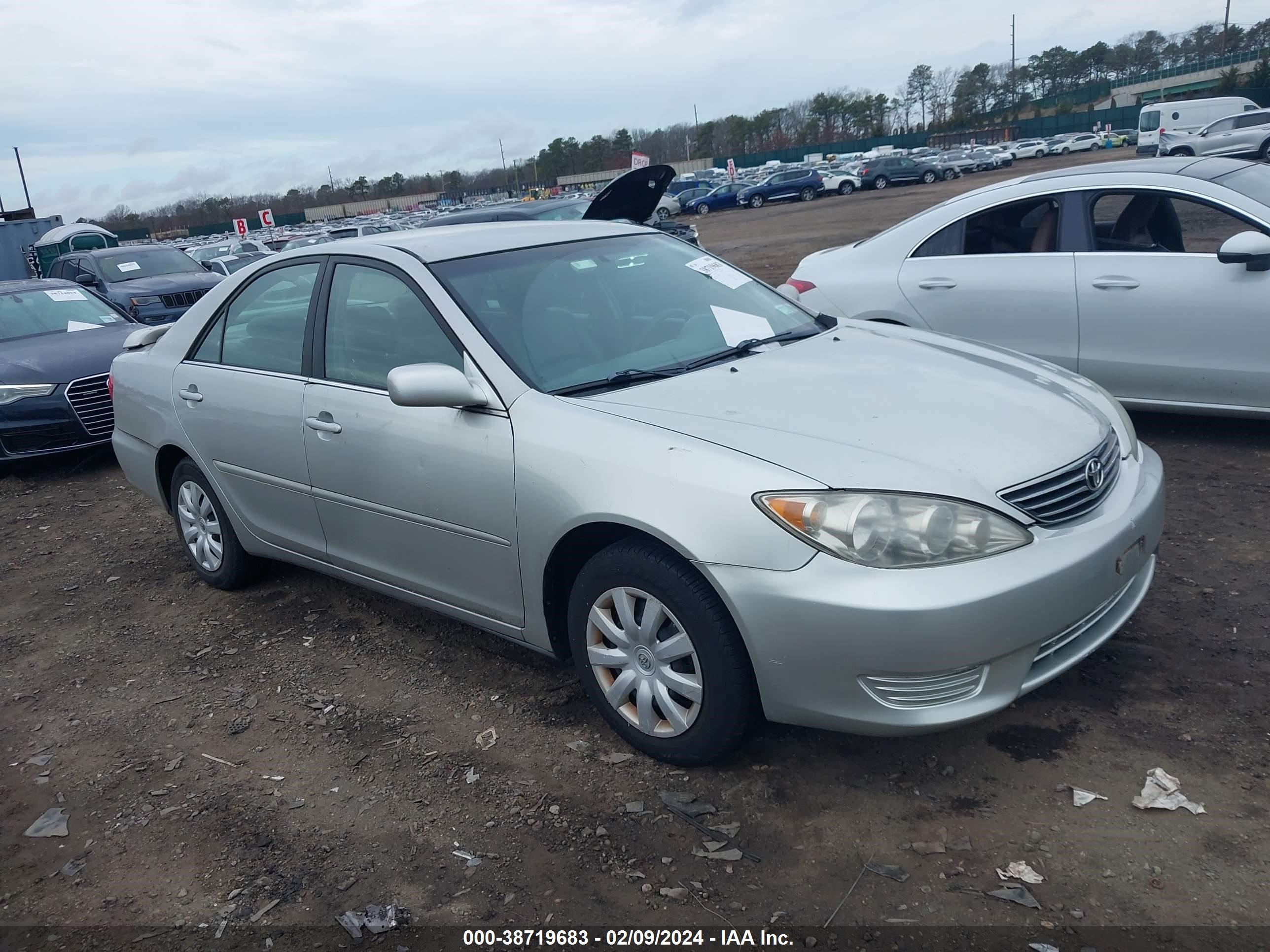 TOYOTA CAMRY 2005 4t1be32k85u386480