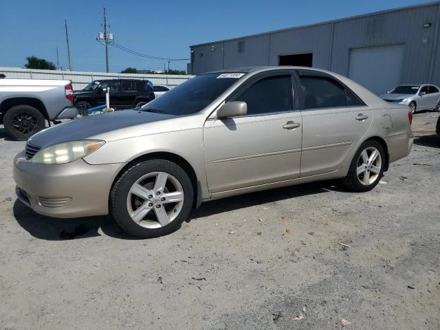 TOYOTA CAMRY LE 2005 4t1be32k95u549010