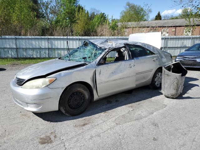 TOYOTA CAMRY LE 2005 4t1be32kx5u077531