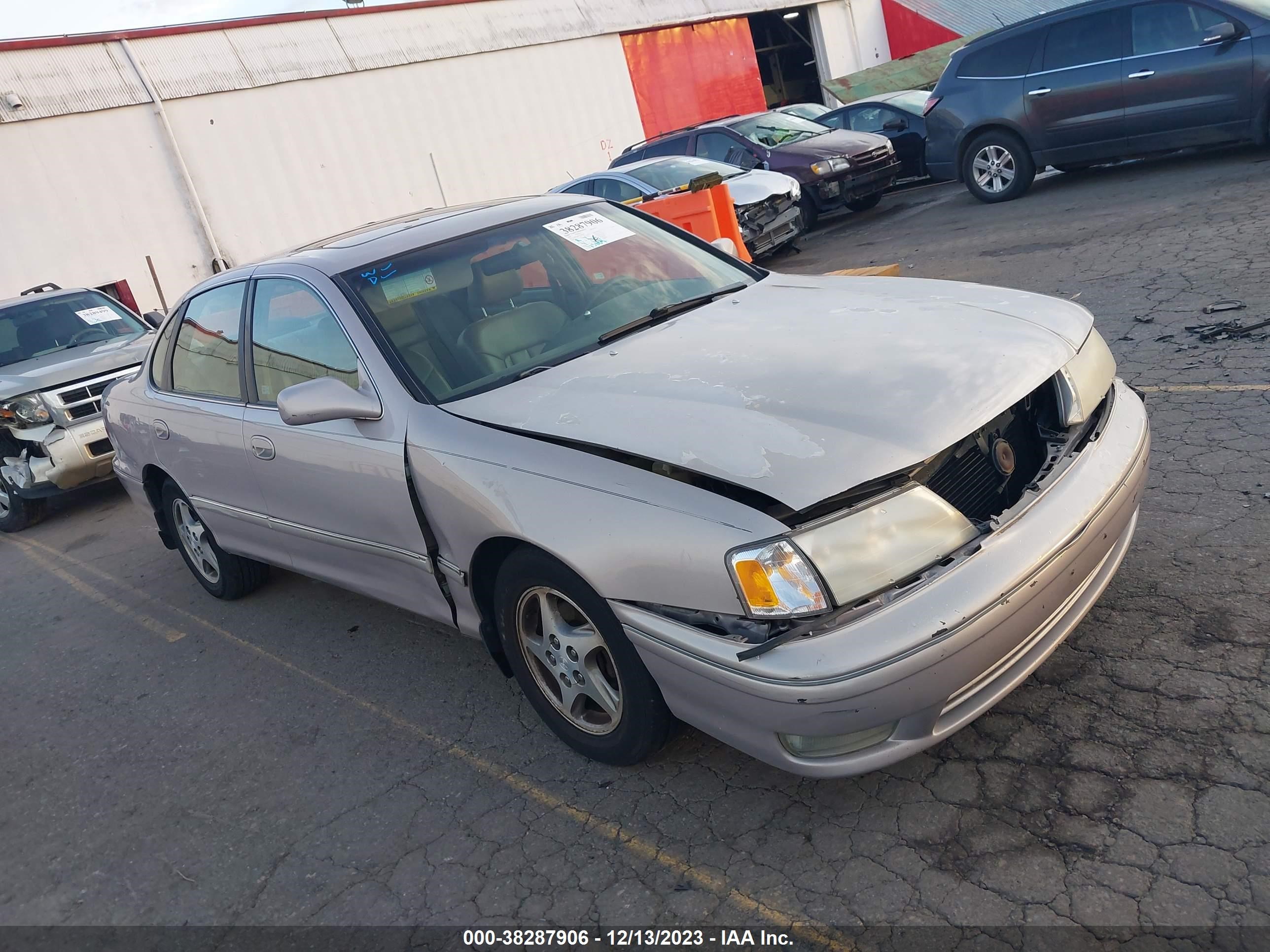 TOYOTA AVALON 1998 4t1bf18b4wu240538