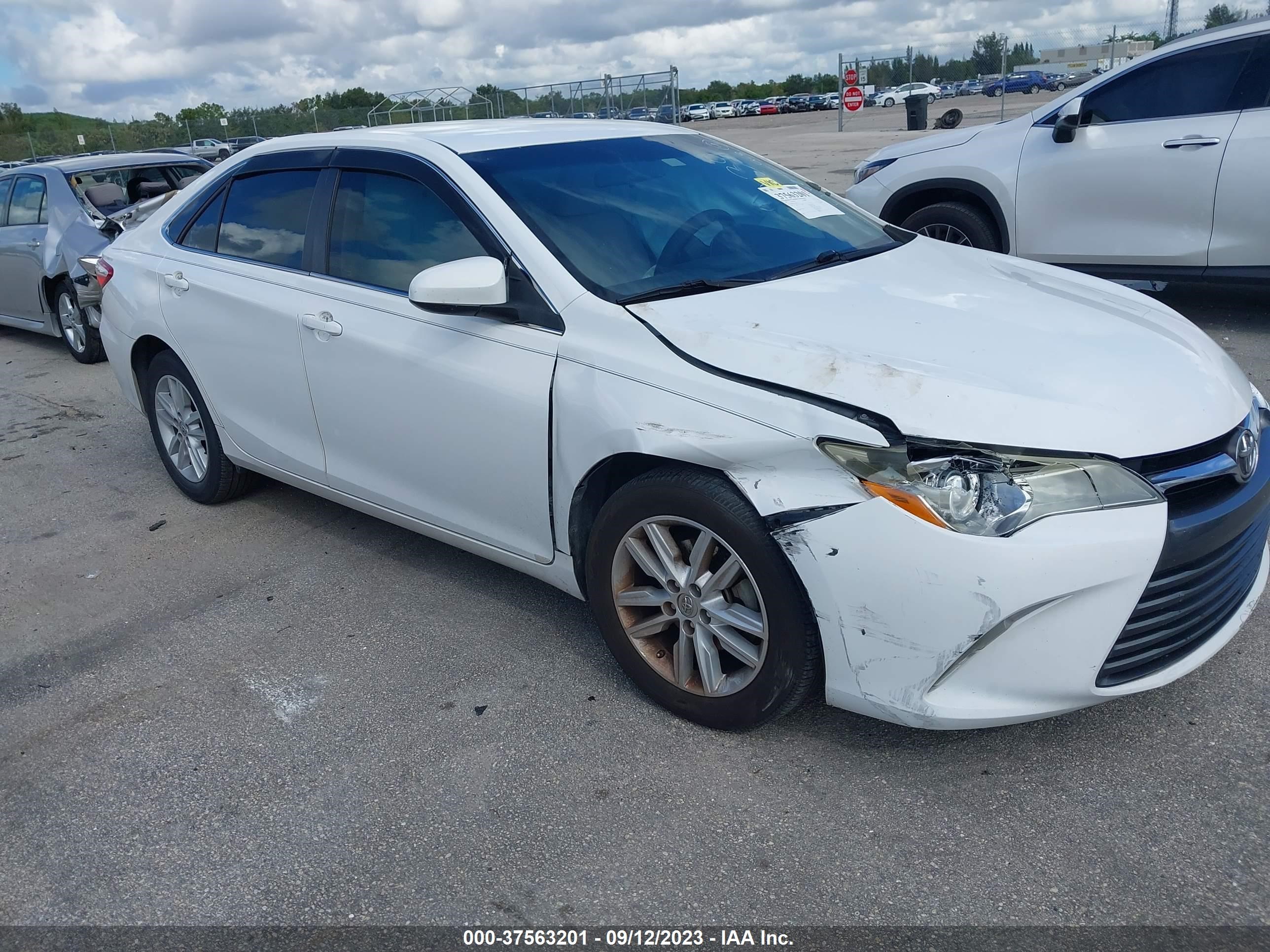 TOYOTA CAMRY 2015 4t1bf1fk1fu493139