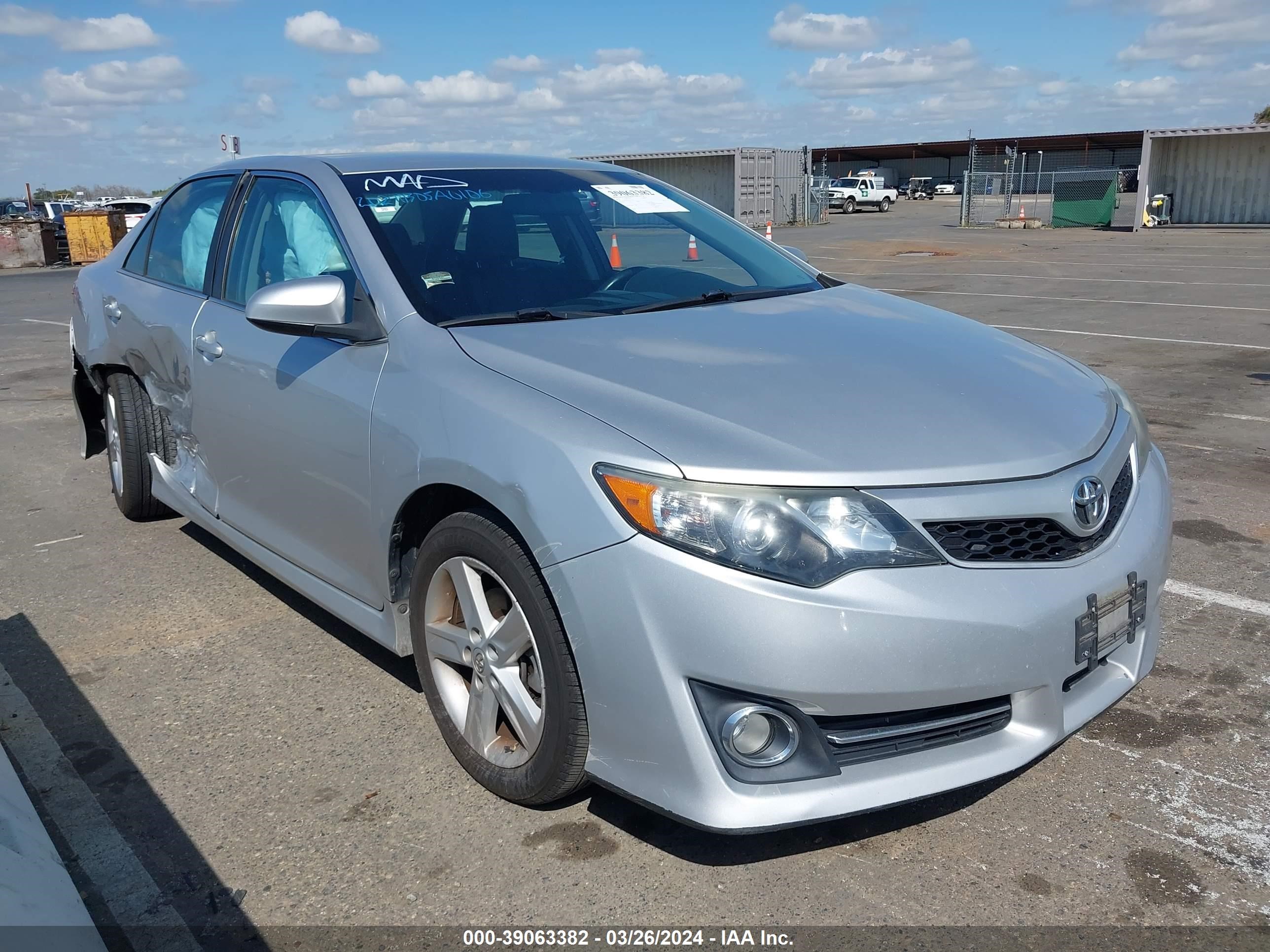 TOYOTA CAMRY 2014 4t1bf1fk2eu413104