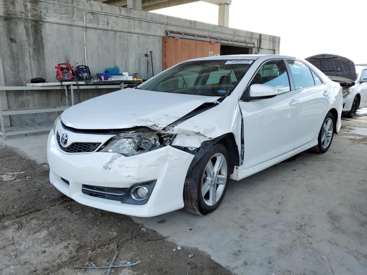 TOYOTA CAMRY 2014 4t1bf1fk2eu732017