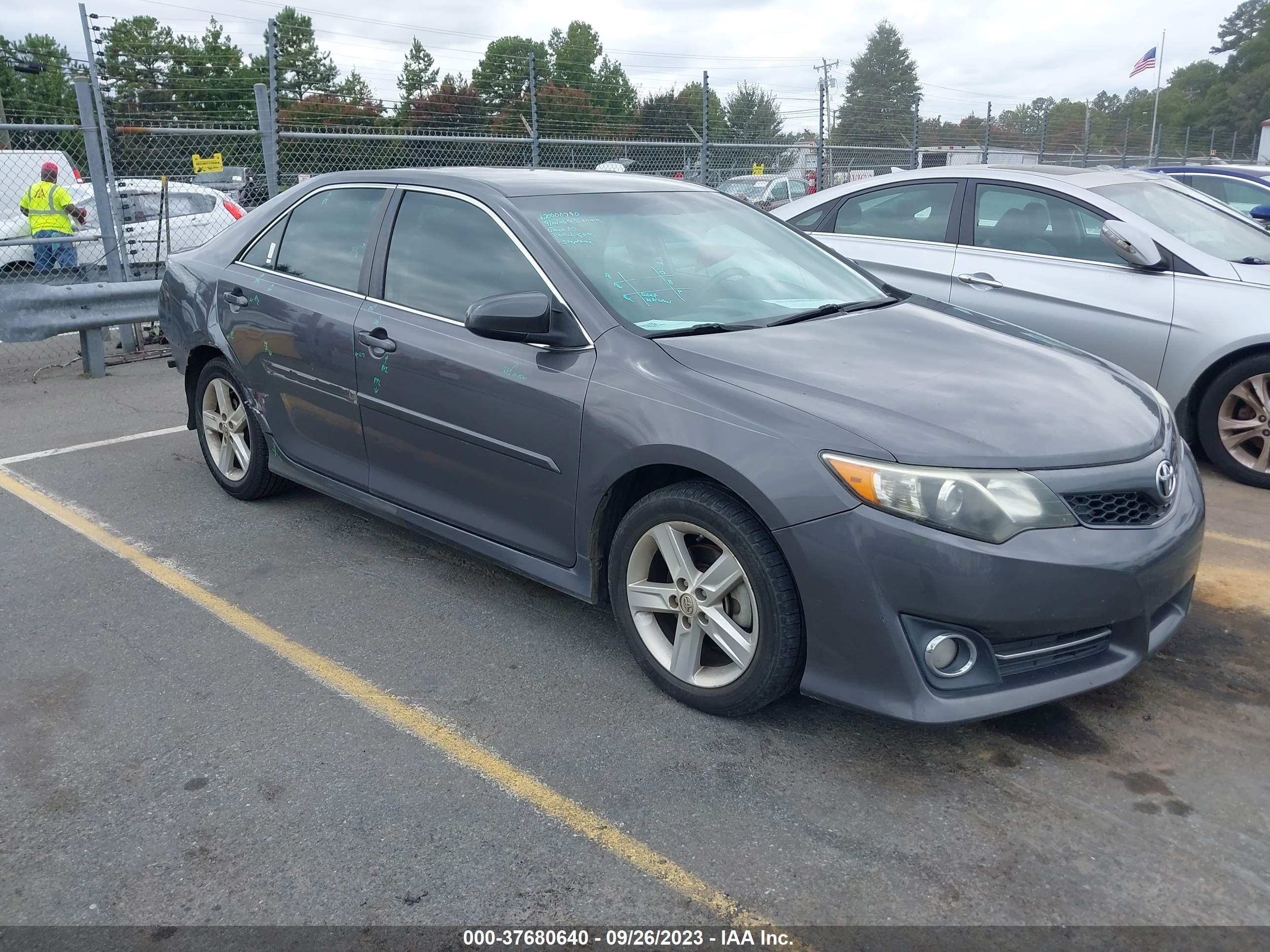 TOYOTA CAMRY 2014 4t1bf1fk3eu429232