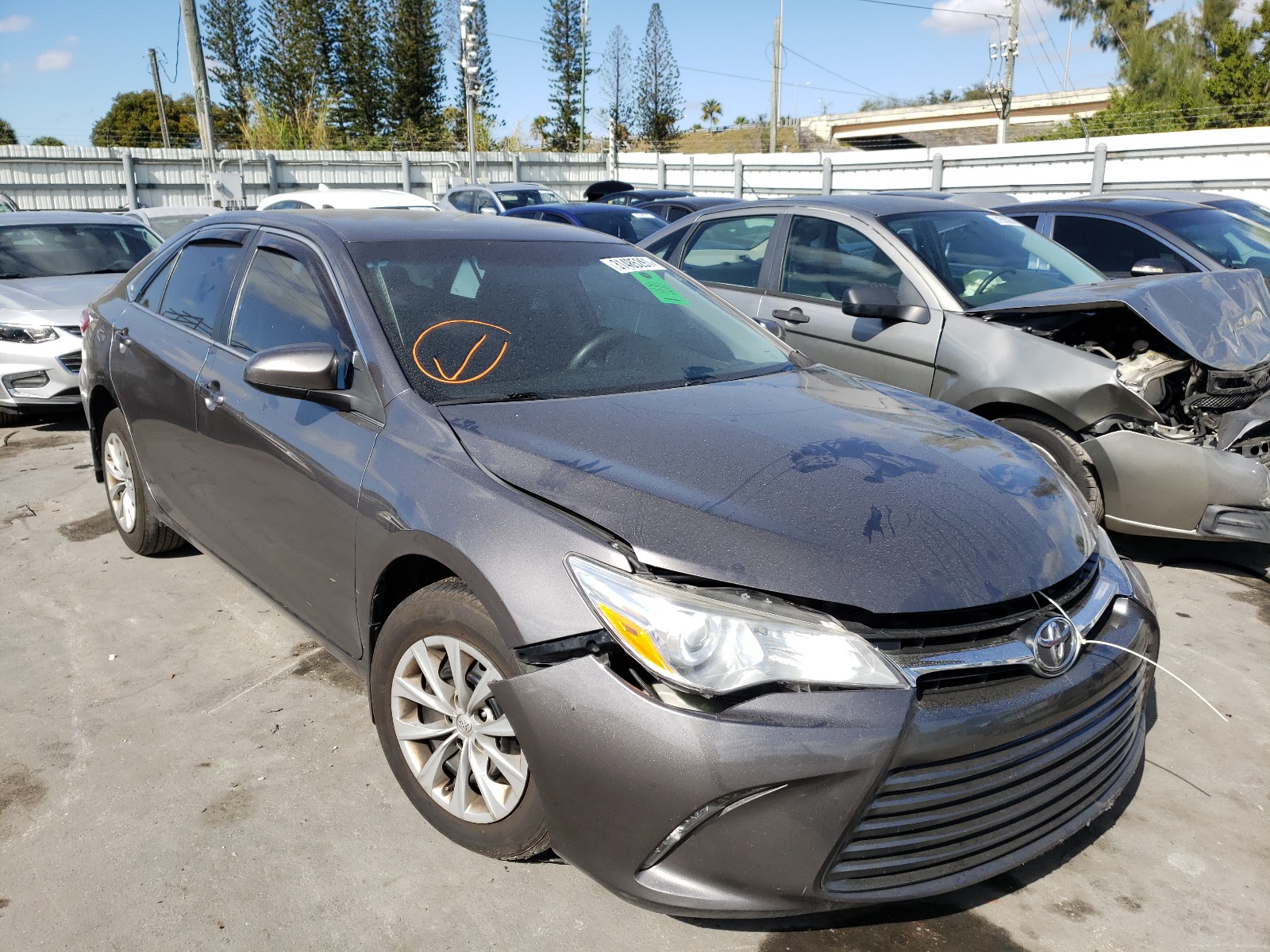 TOYOTA CAMRY LE 2017 4t1bf1fk3hu715621