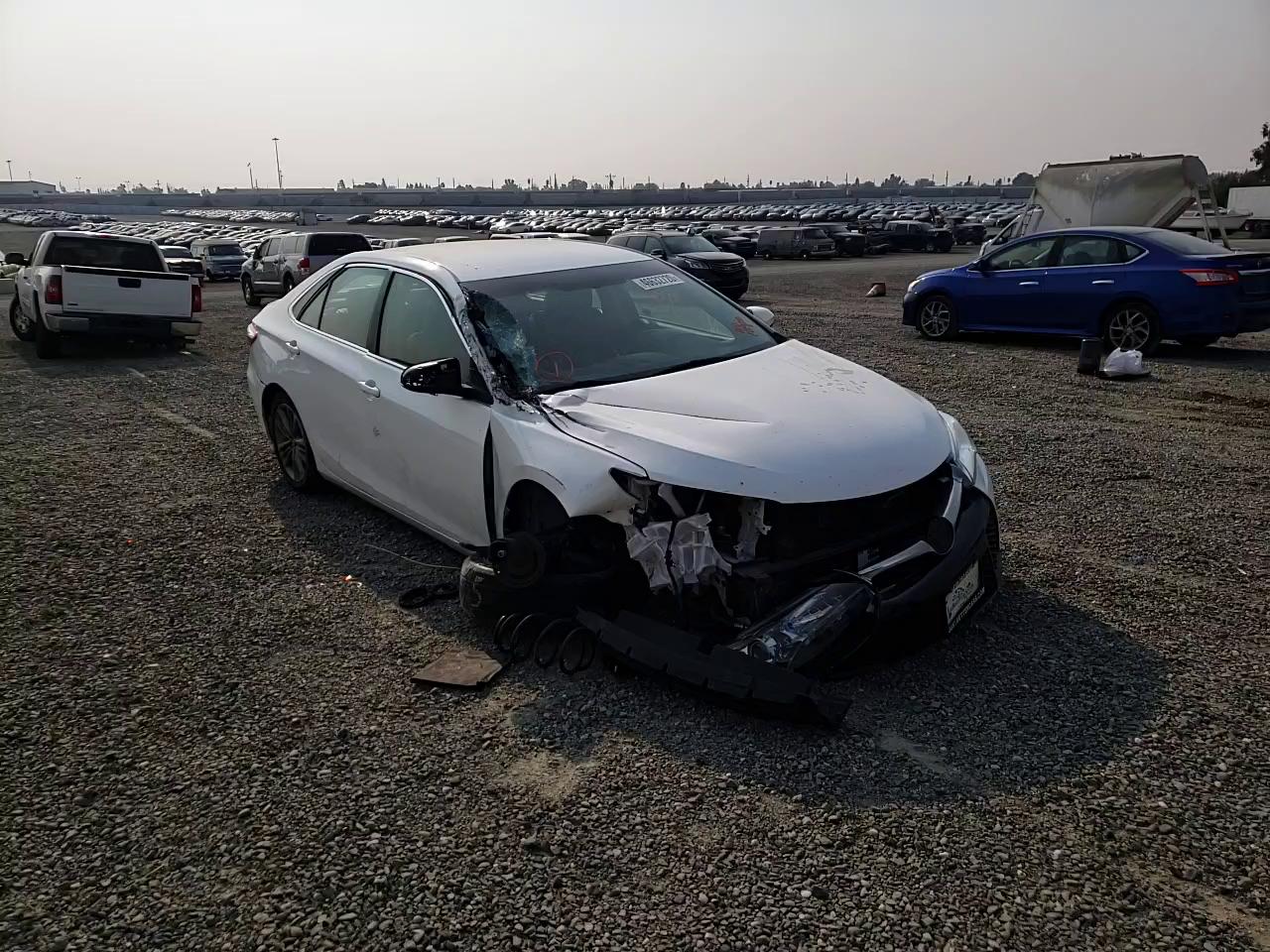 TOYOTA CAMRY LE 2017 4t1bf1fk9hu337515