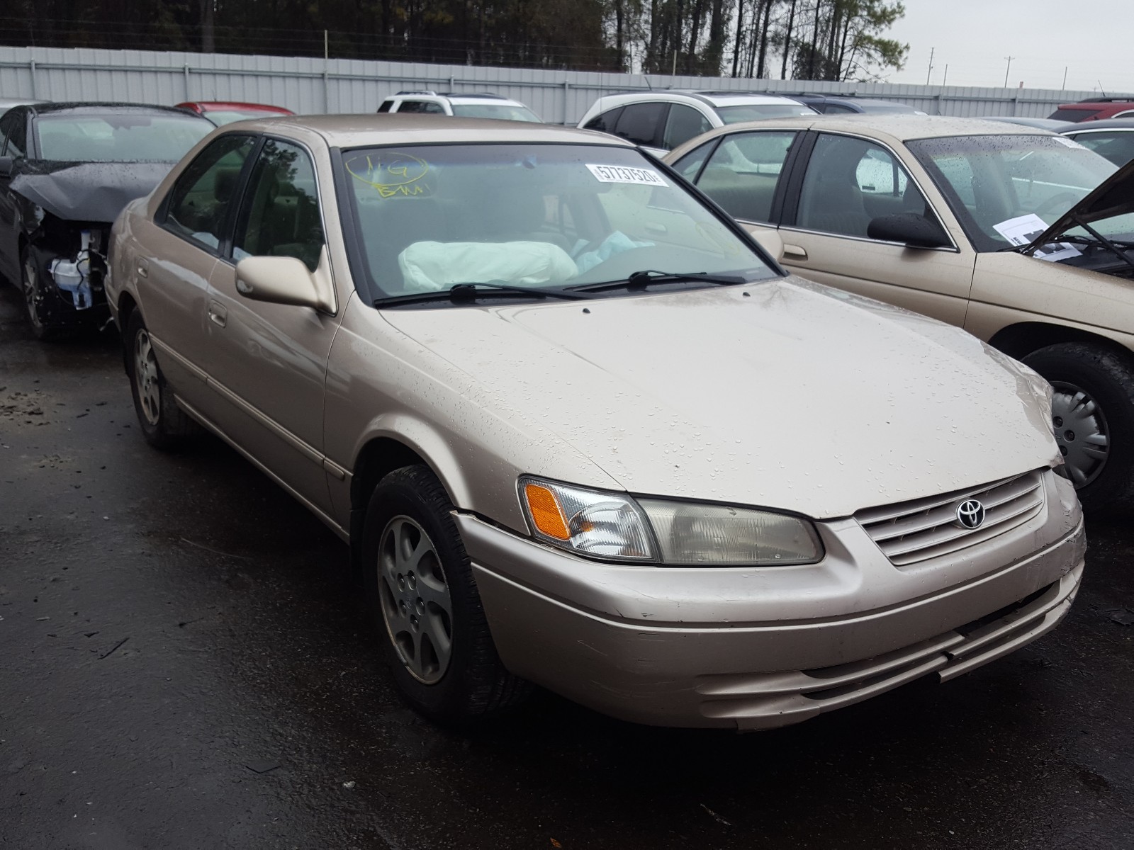 TOYOTA CAMRY LE 1999 4t1bf22k4xu932475