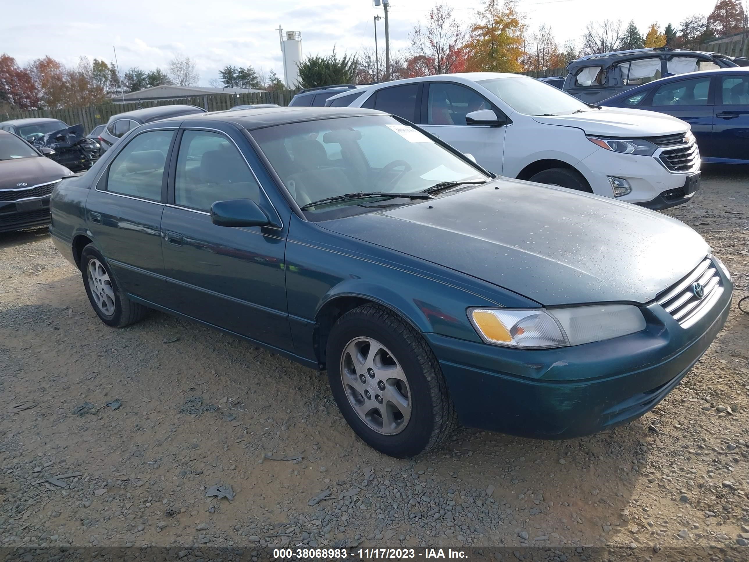 TOYOTA CAMRY 1998 4t1bf22k5wu058717