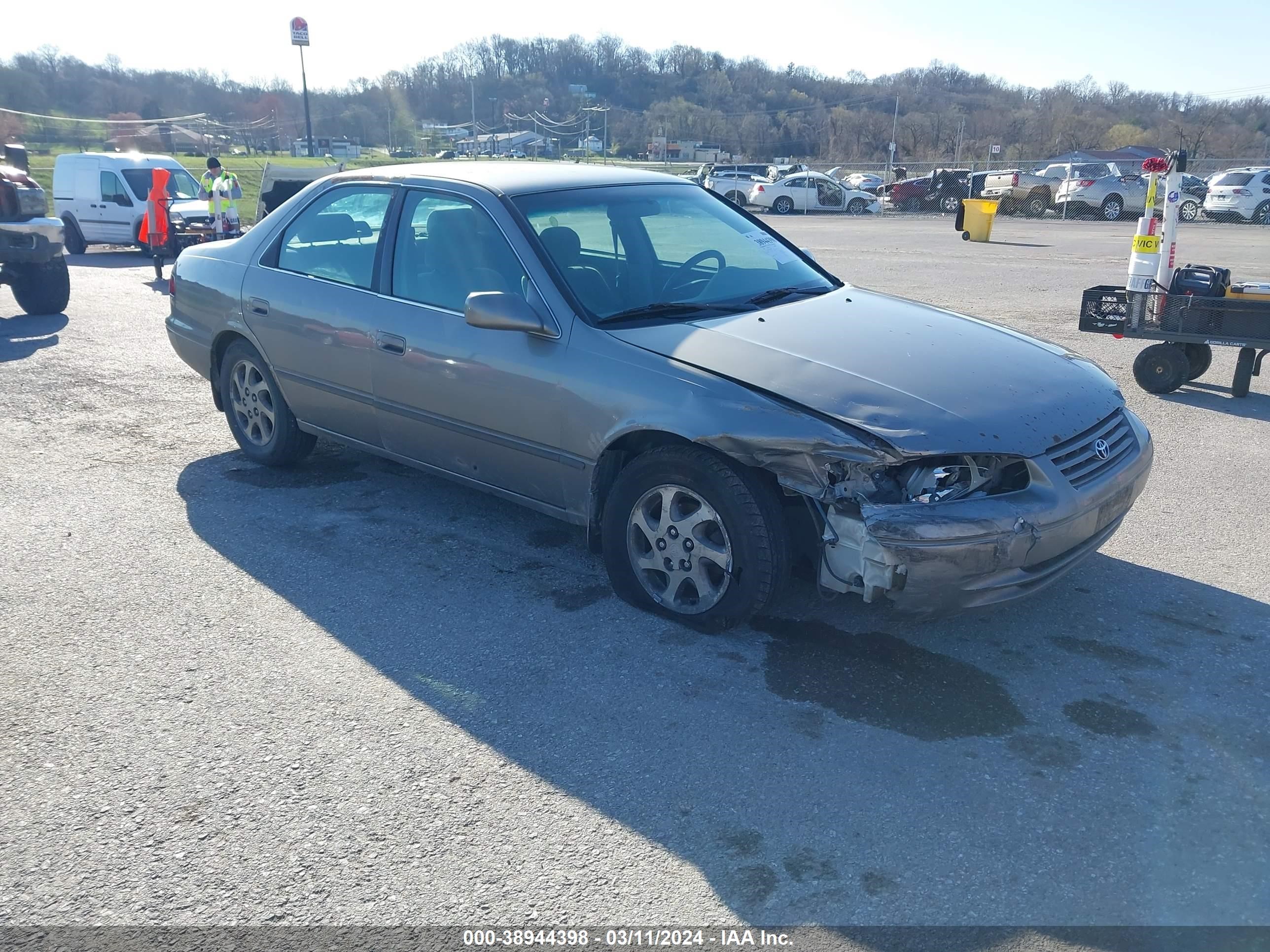 TOYOTA CAMRY 1998 4t1bf22k9wu067341