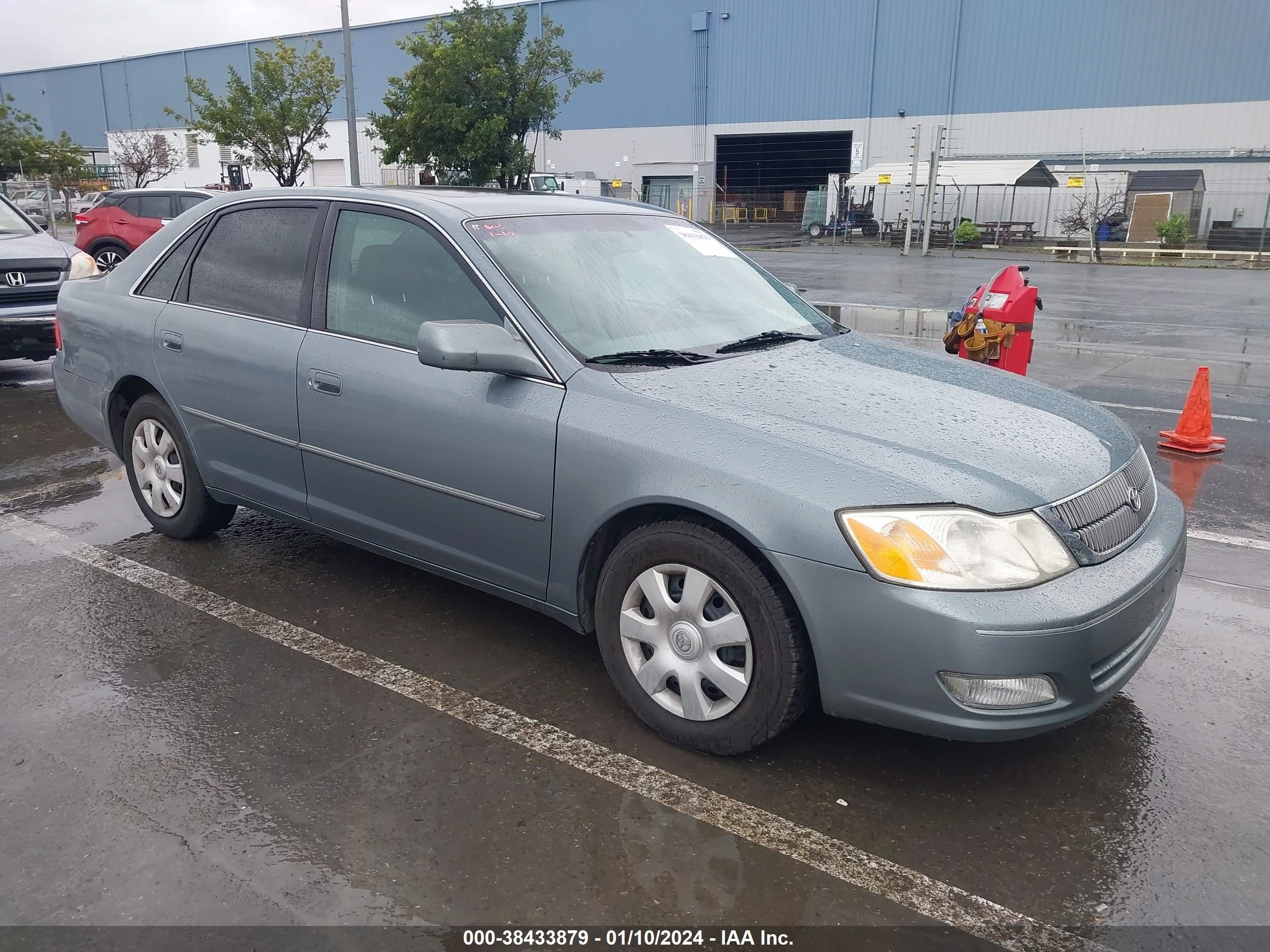 TOYOTA AVALON 2001 4t1bf28b01u147644