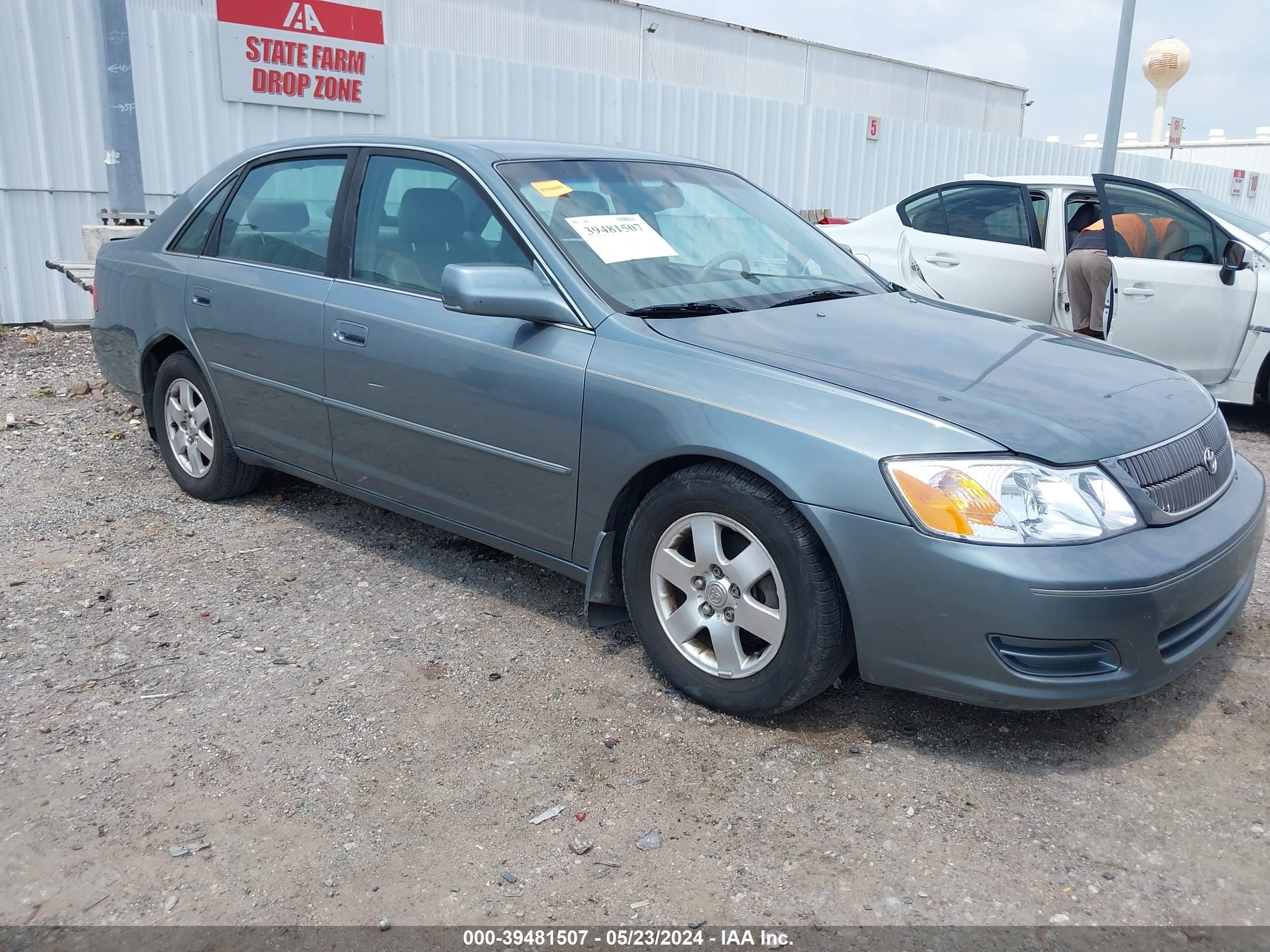 TOYOTA AVALON 2002 4t1bf28b02u224157