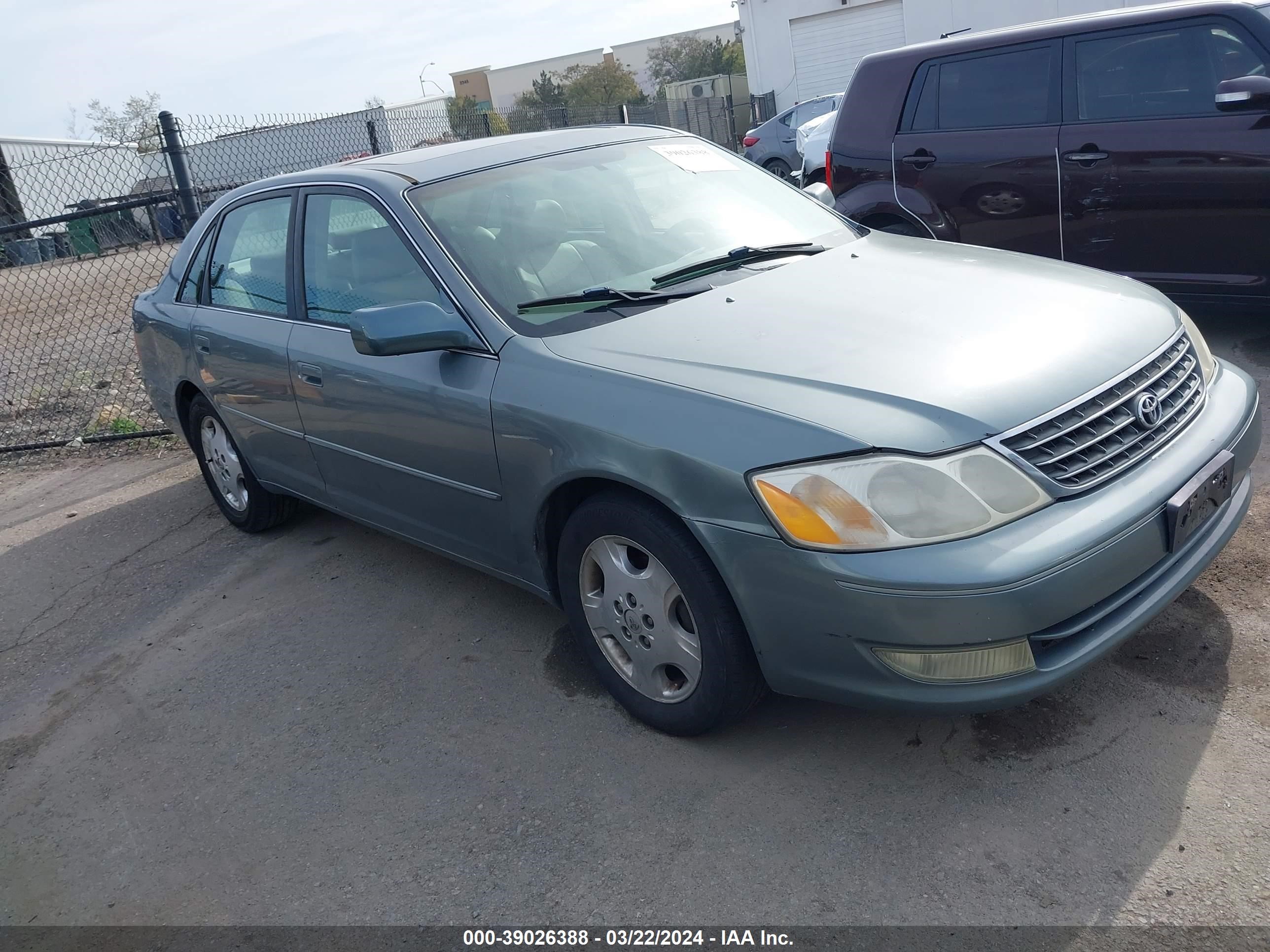 TOYOTA AVALON 2004 4t1bf28b04u383294