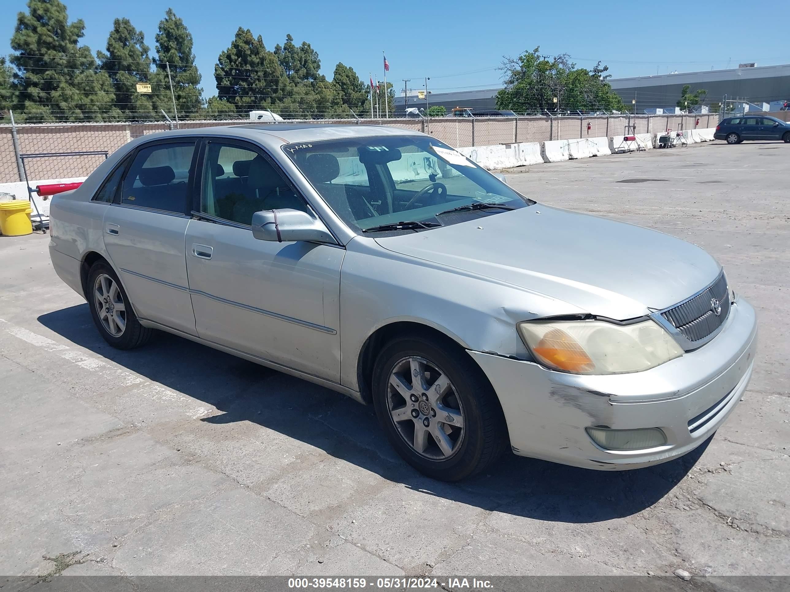 TOYOTA AVALON 2001 4t1bf28b11u151394