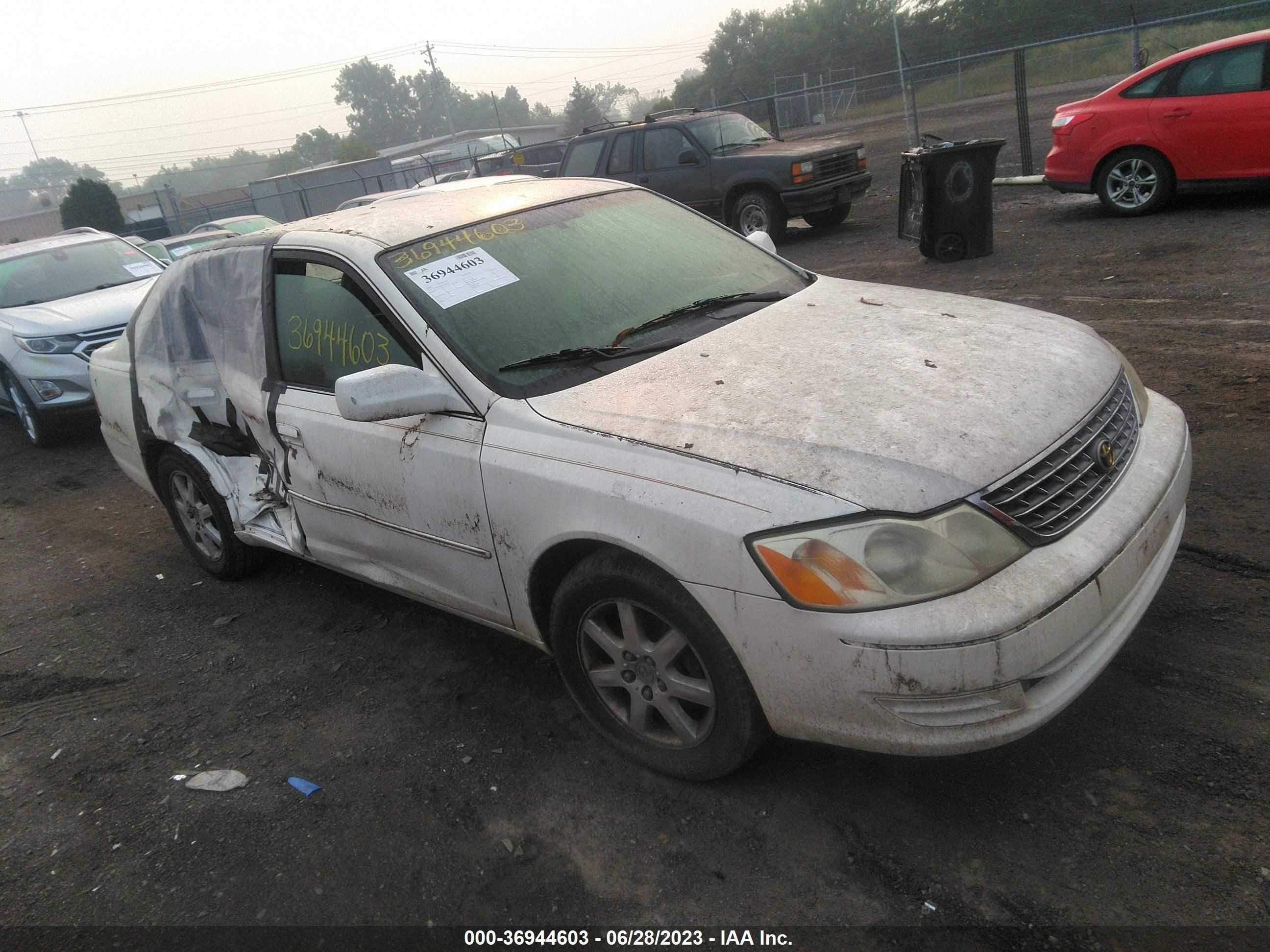 TOYOTA AVALON 2004 4t1bf28b24u344870