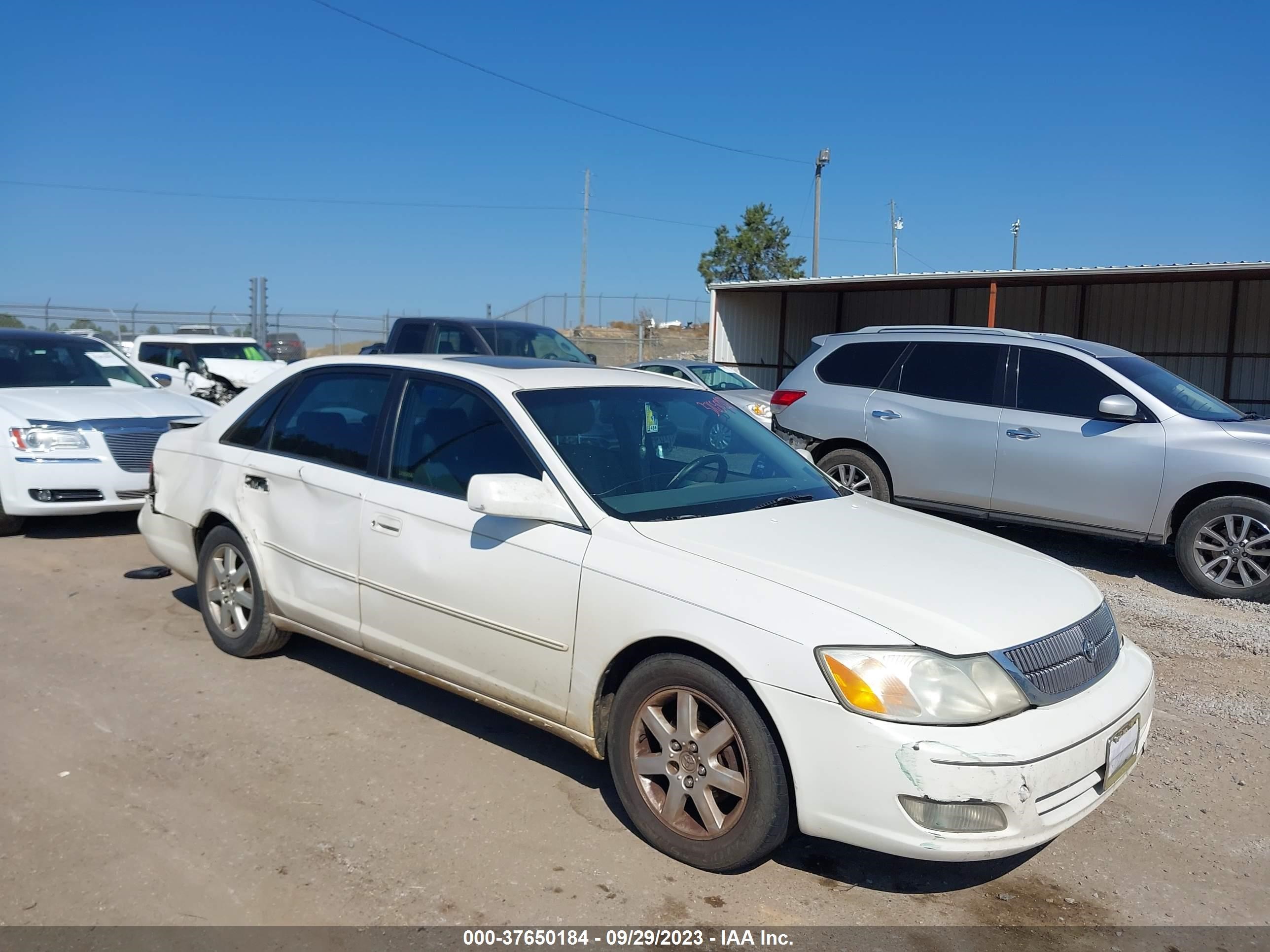 TOYOTA AVALON 2001 4t1bf28b31u138792