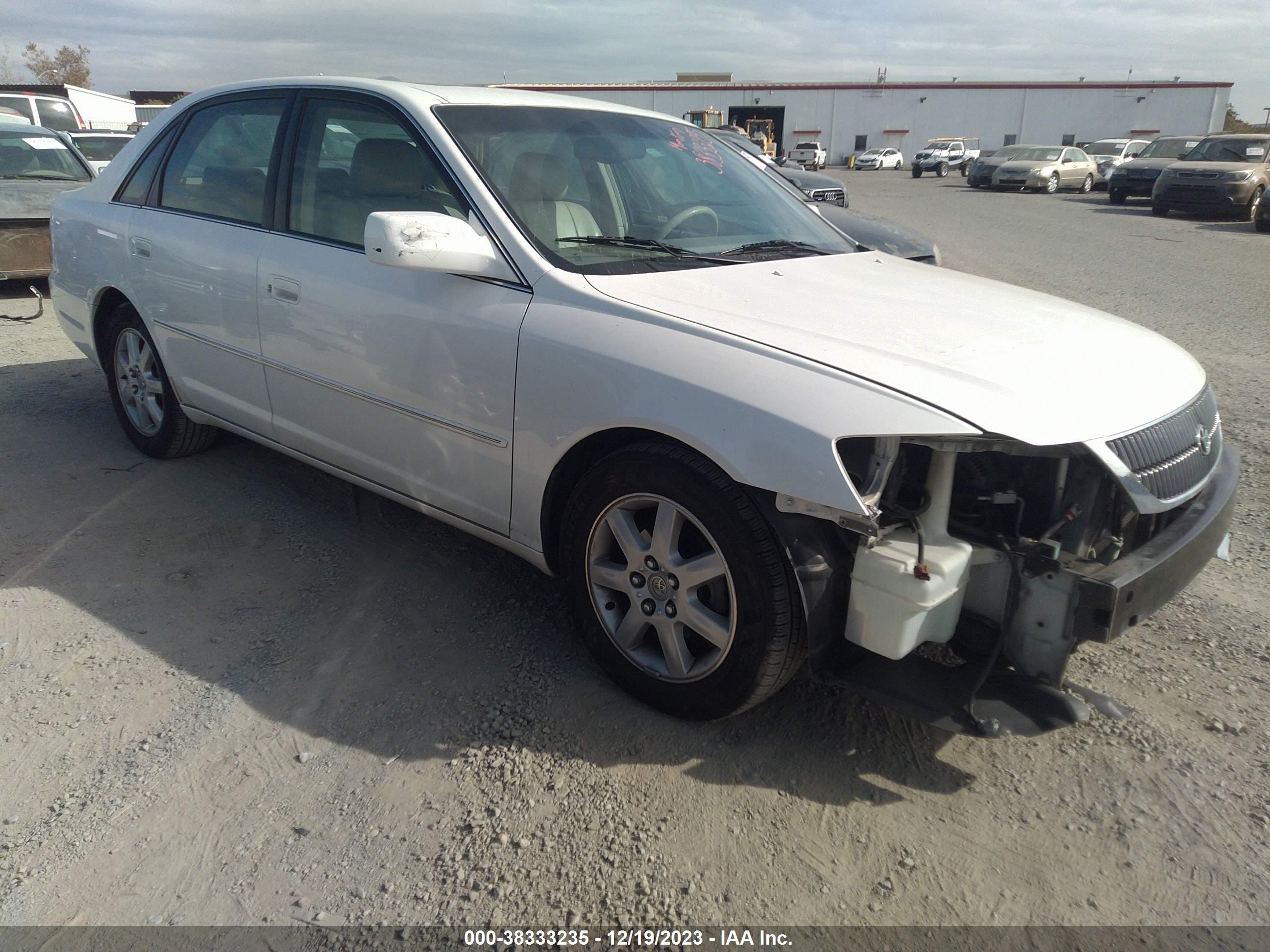 TOYOTA AVALON 2001 4t1bf28b41u150837