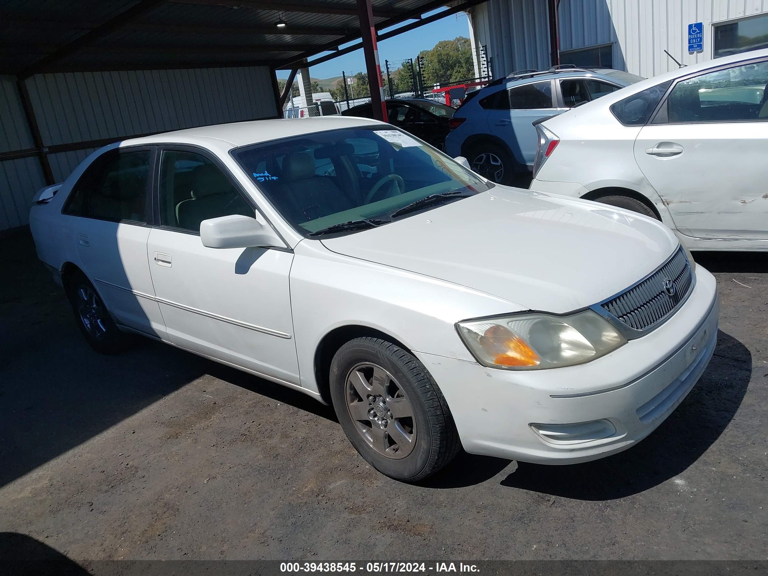 TOYOTA AVALON 2001 4t1bf28b51u141743