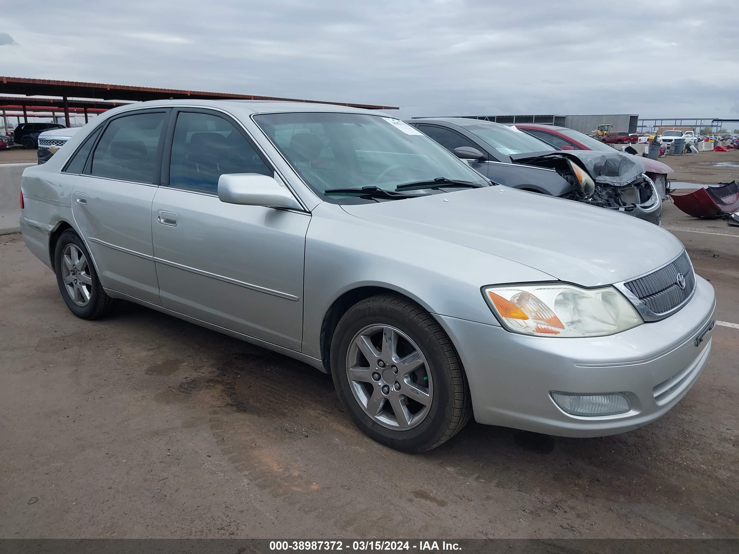 TOYOTA AVALON 2002 4t1bf28b72u222728