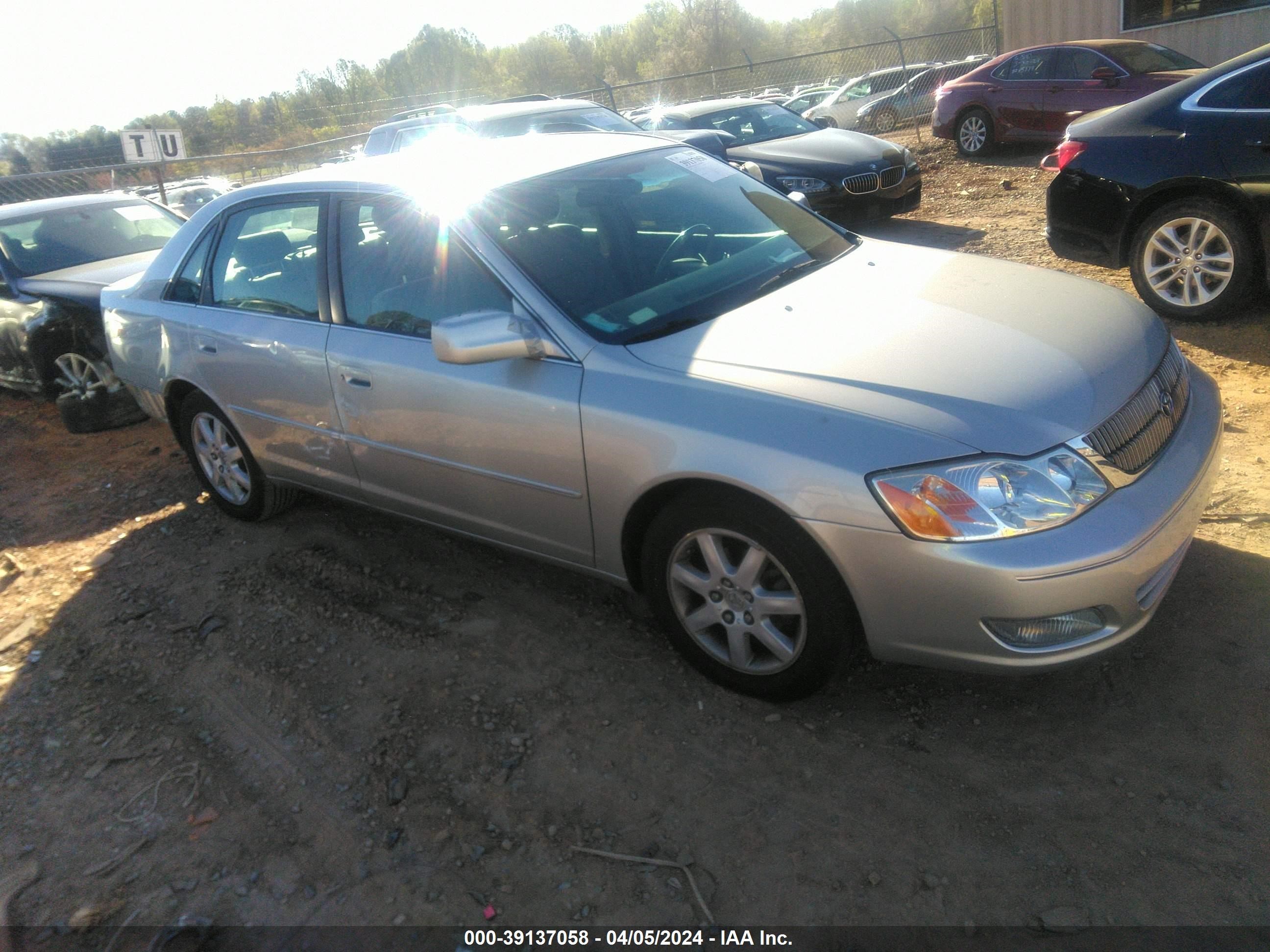 TOYOTA AVALON 2002 4t1bf28b72u230635