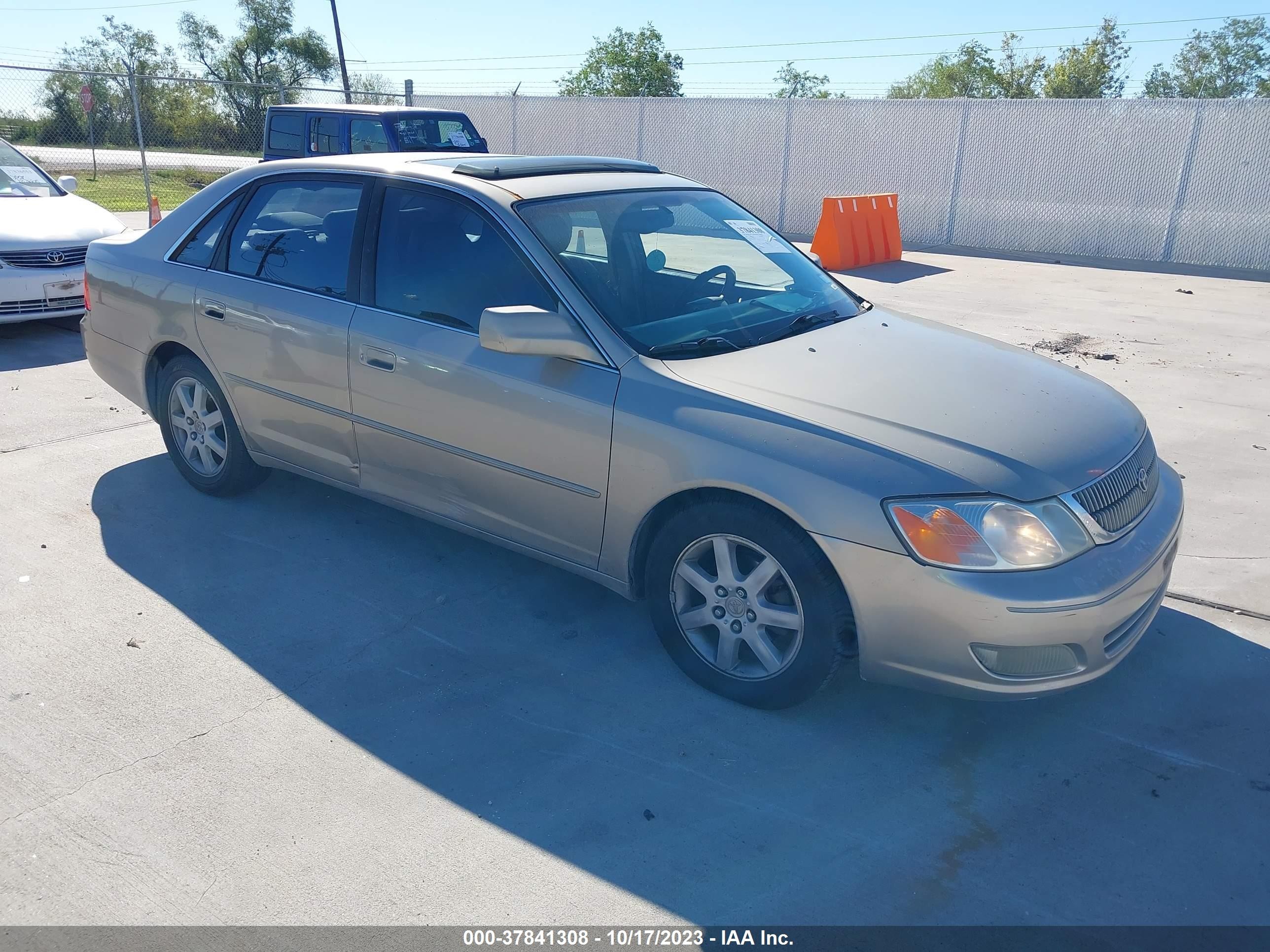 TOYOTA AVALON 2000 4t1bf28b7yu073892