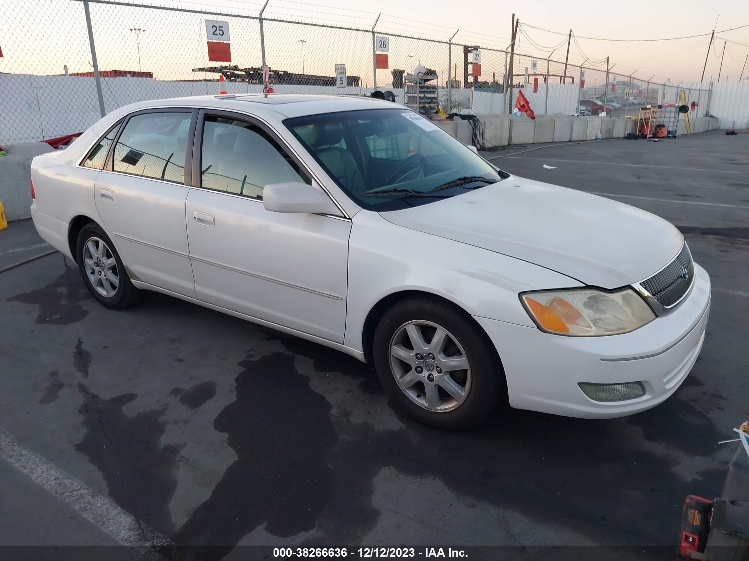 TOYOTA AVALON 2000 4t1bf28bxyu033452