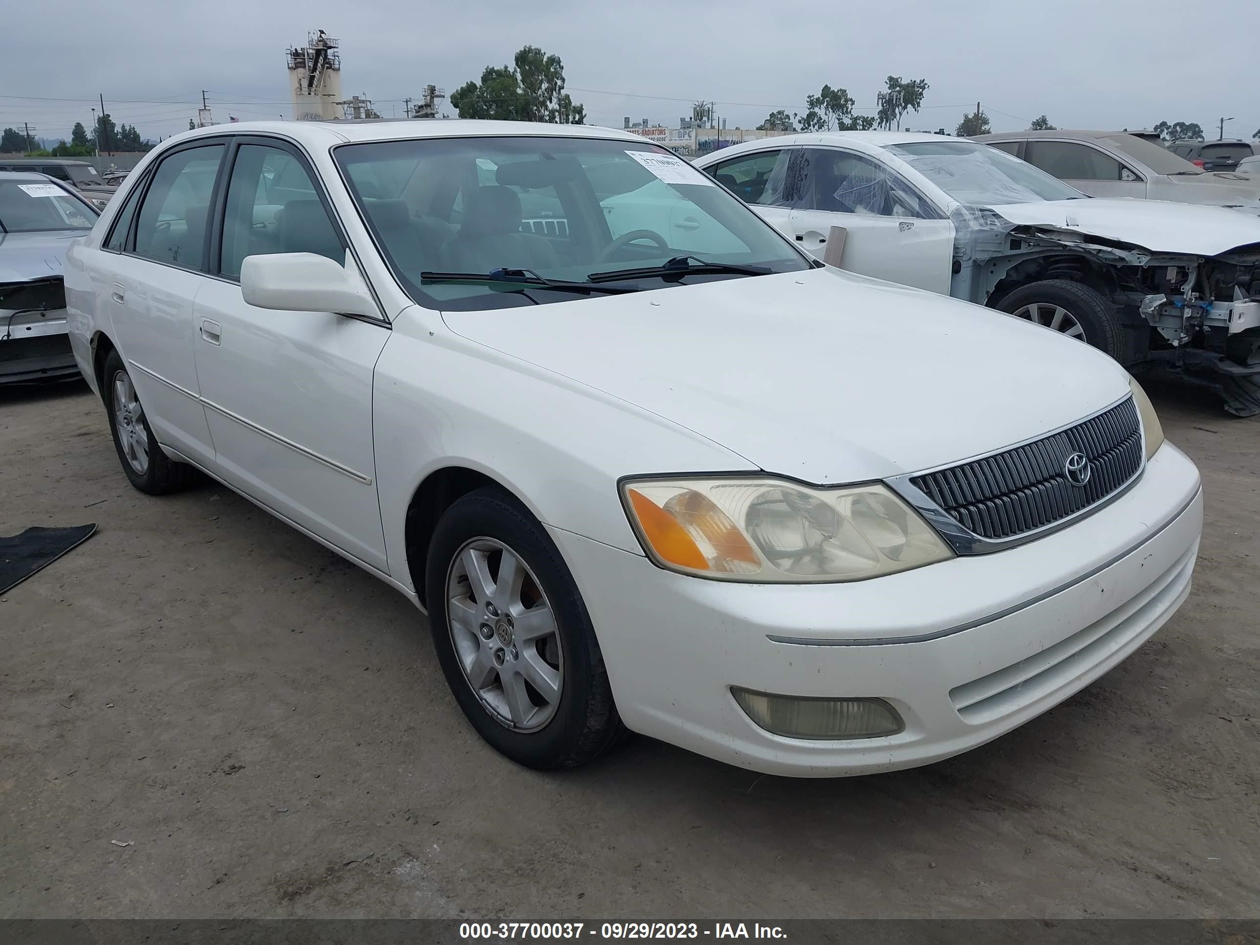 TOYOTA AVALON 2000 4t1bf28bxyu108361