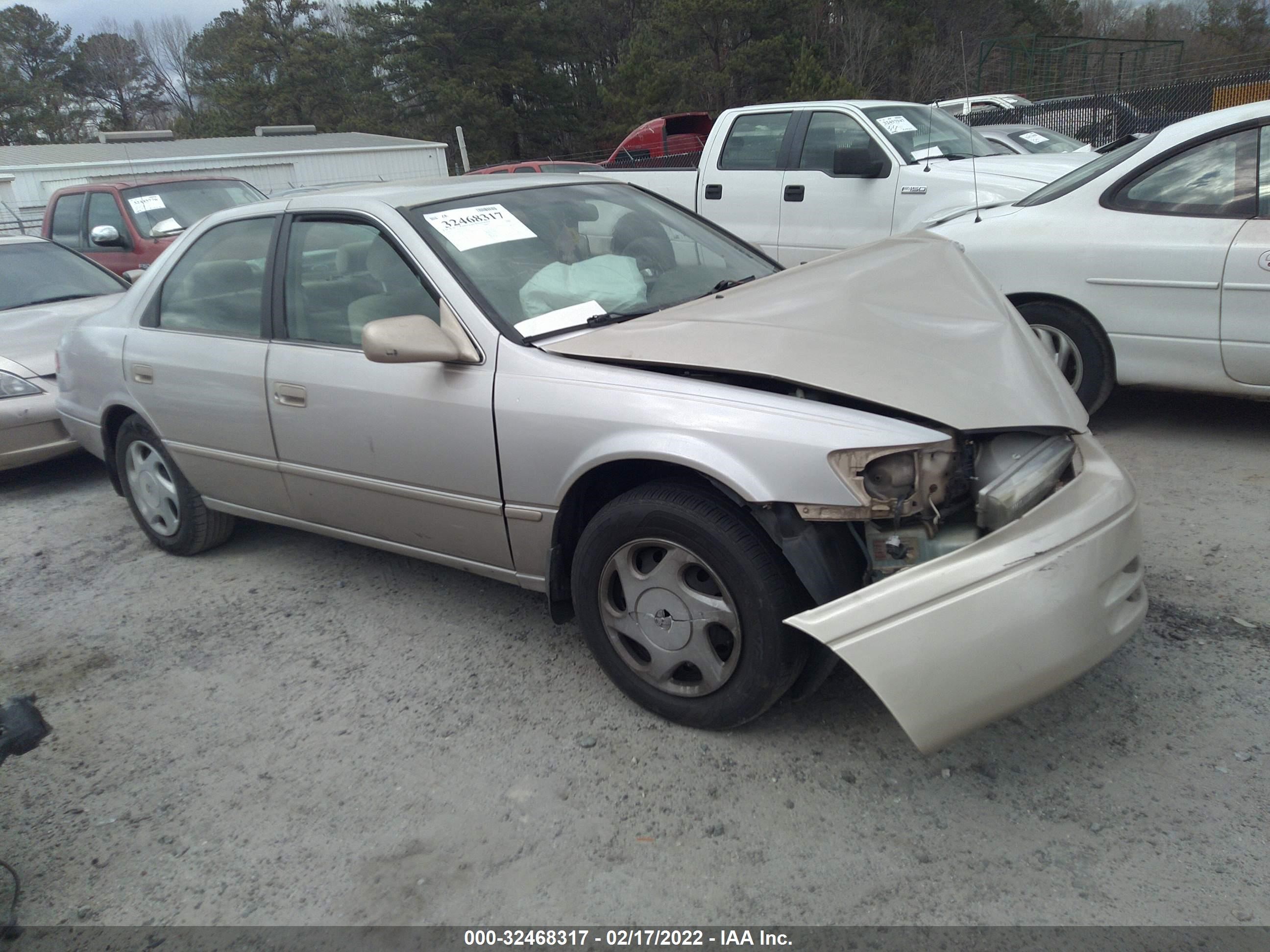 TOYOTA CAMRY 1998 4t1bf28k6wu065618