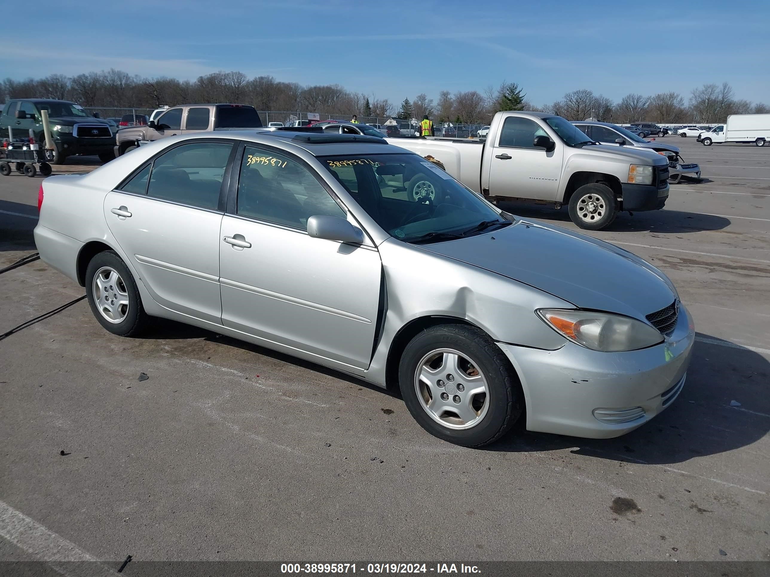 TOYOTA CAMRY 2003 4t1bf30k03u548048